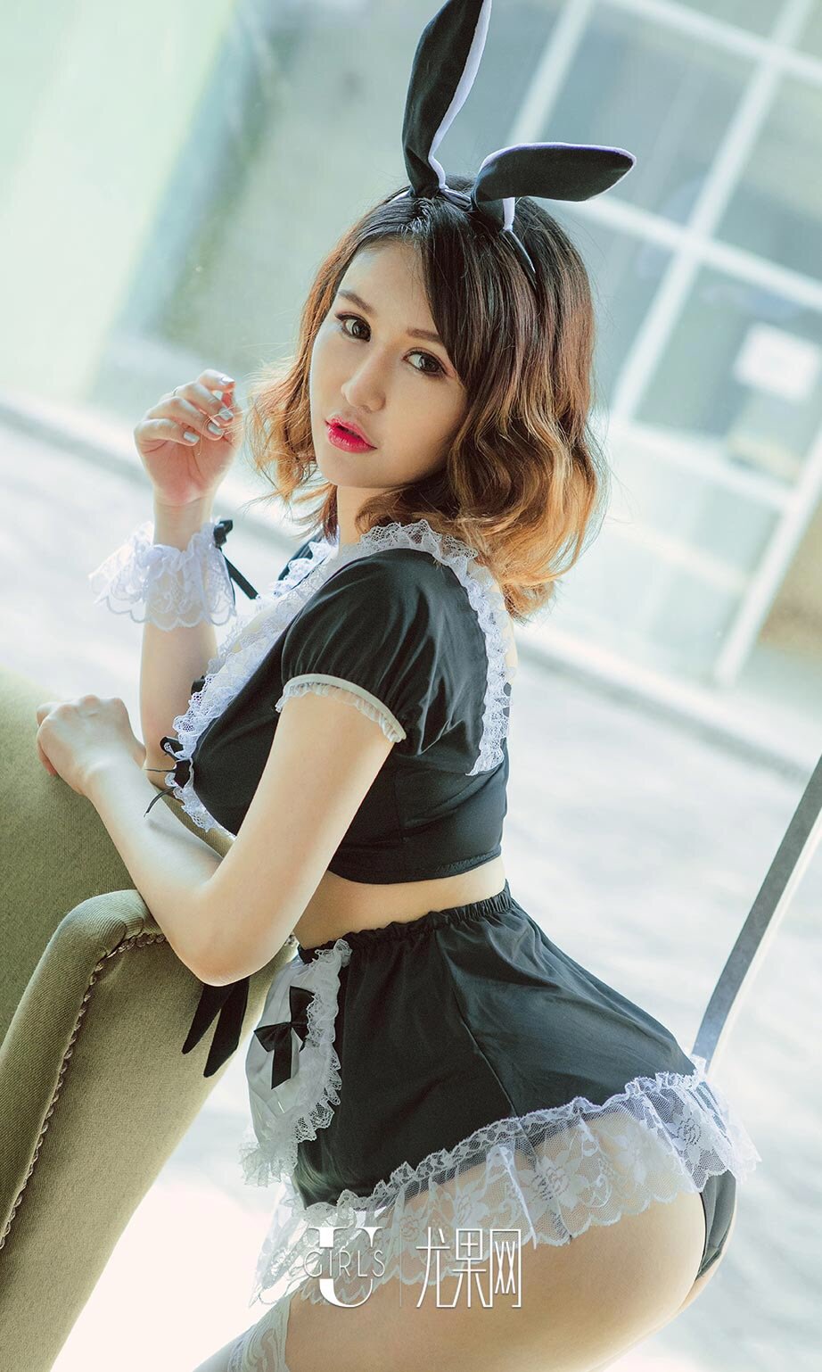 颜爱泽 [爱尤物]高清写真图VOL.419 为什么这么胸