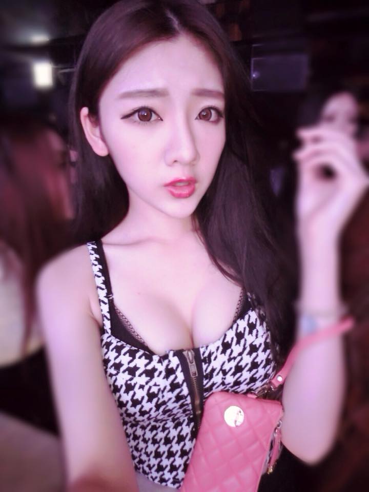 黄冠洁 台湾最正英雄联盟美女玩家