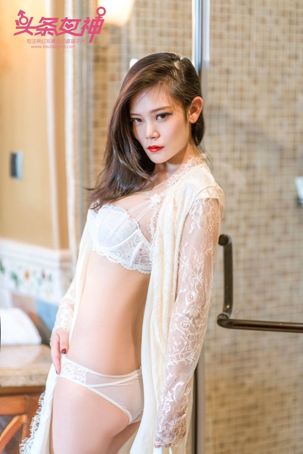 透明欲娘林小美 冷艳迷人小长腿