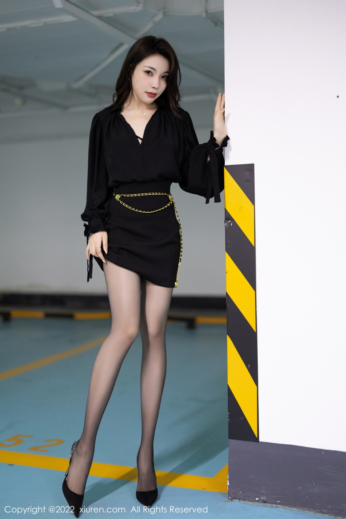 [XiuRen]高清写真图 2022.12.22 No.6033 徐莉芝Booty 黑丝美腿