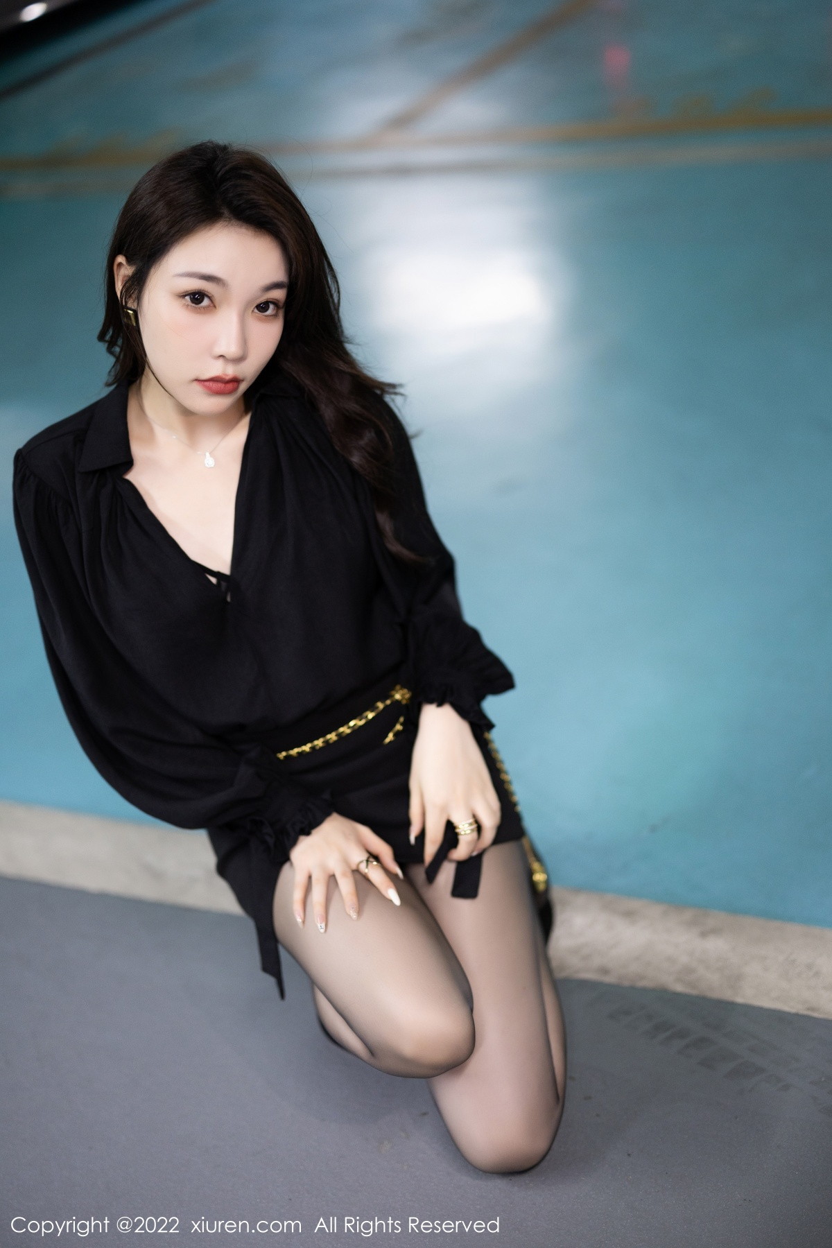 [XiuRen]高清写真图 2022.12.22 No.6033 徐莉芝Booty 黑丝美腿