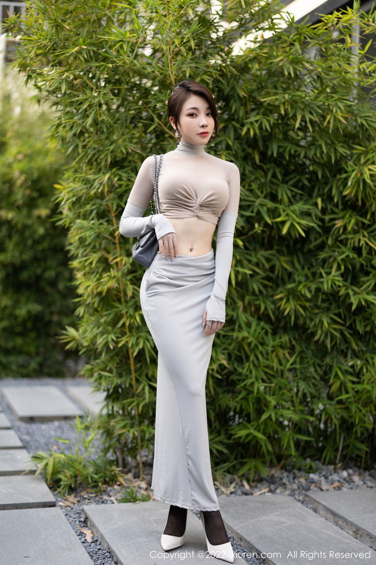 [XiuRen]高清写真图 2022.11.22 No.5895 徐莉芝Booty 黑丝美腿