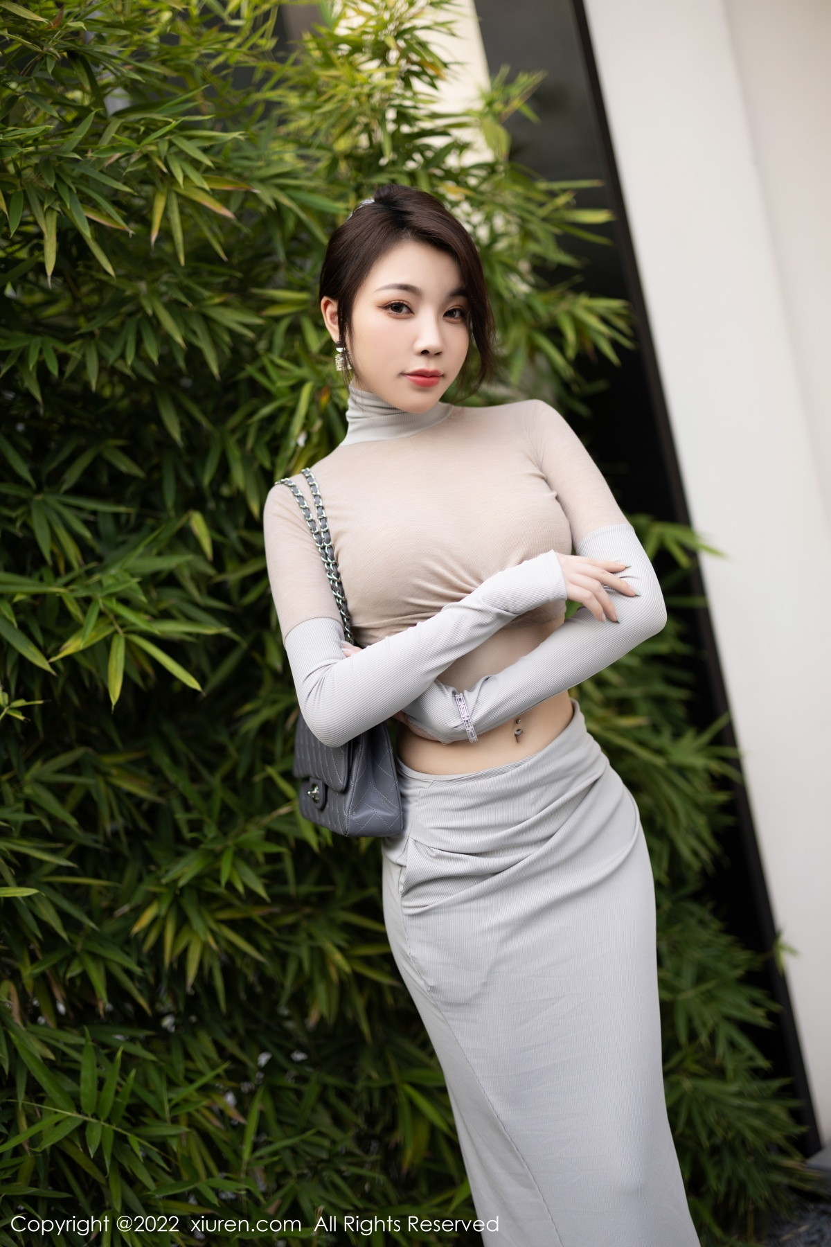[XiuRen]高清写真图 2022.11.22 No.5895 徐莉芝Booty 黑丝美腿