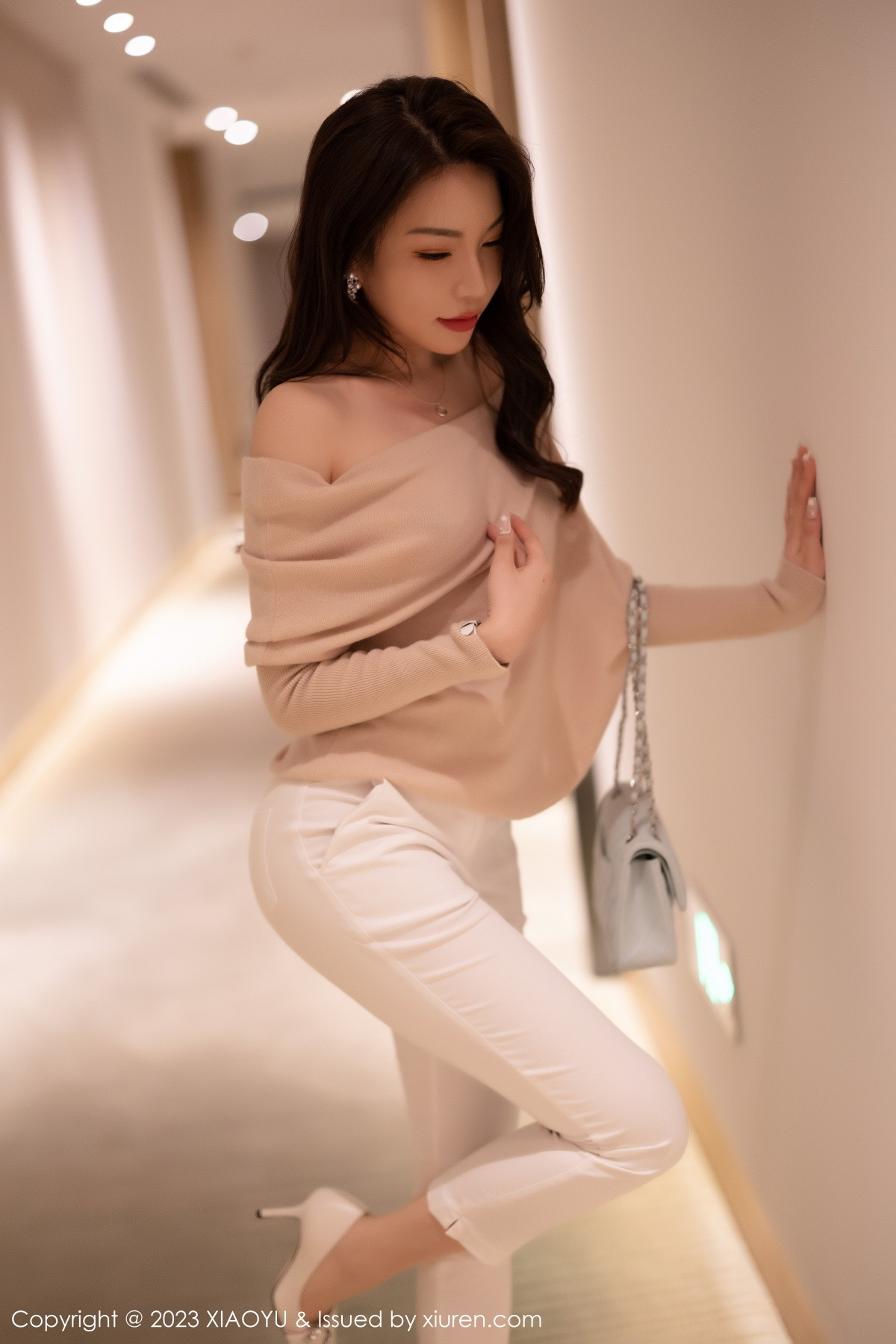 [XIAOYU]高清写真图 2023.01.05 VOL.940 徐莉芝Booty 美腿丝袜