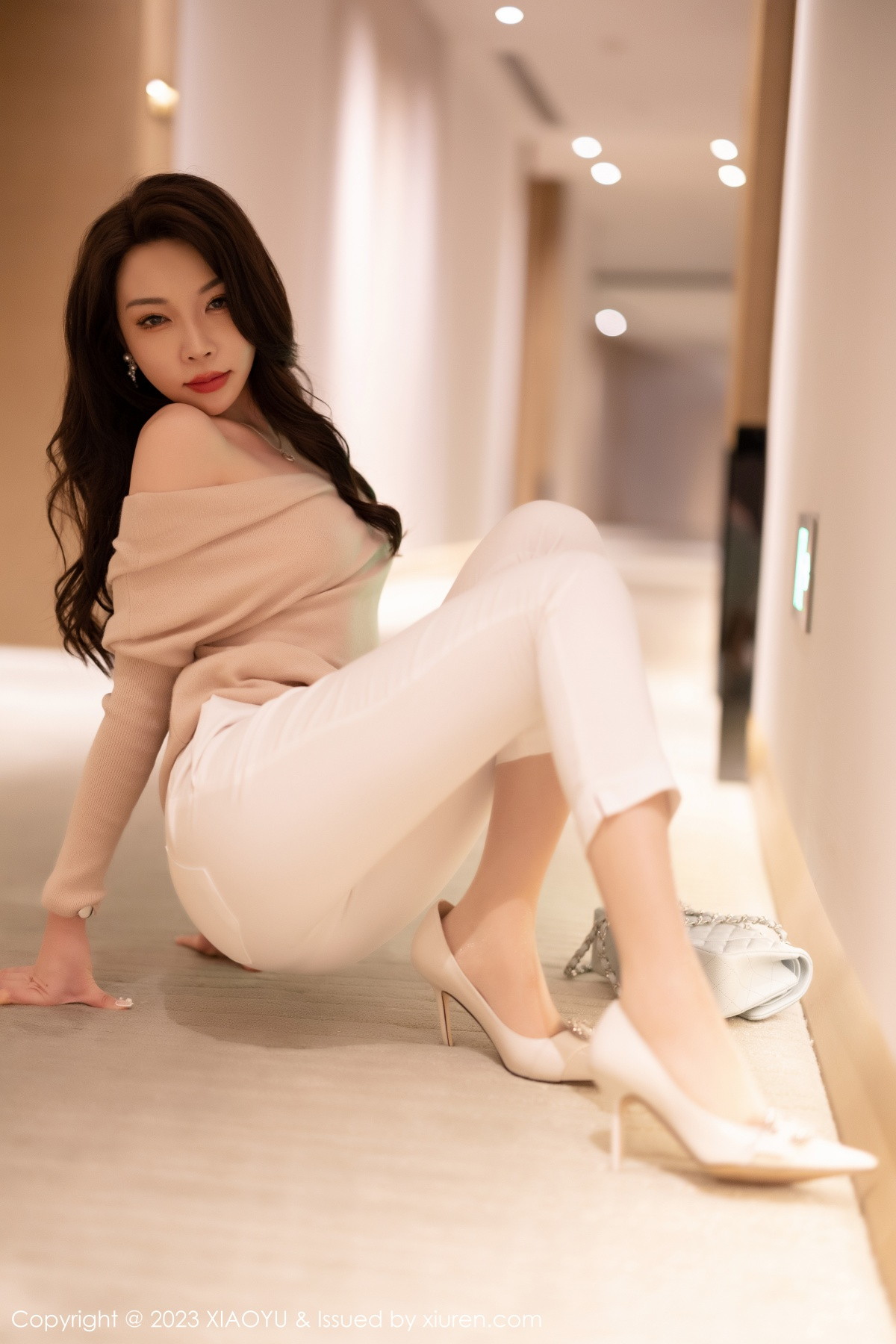 [XIAOYU]高清写真图 2023.01.05 VOL.940 徐莉芝Booty 美腿丝袜