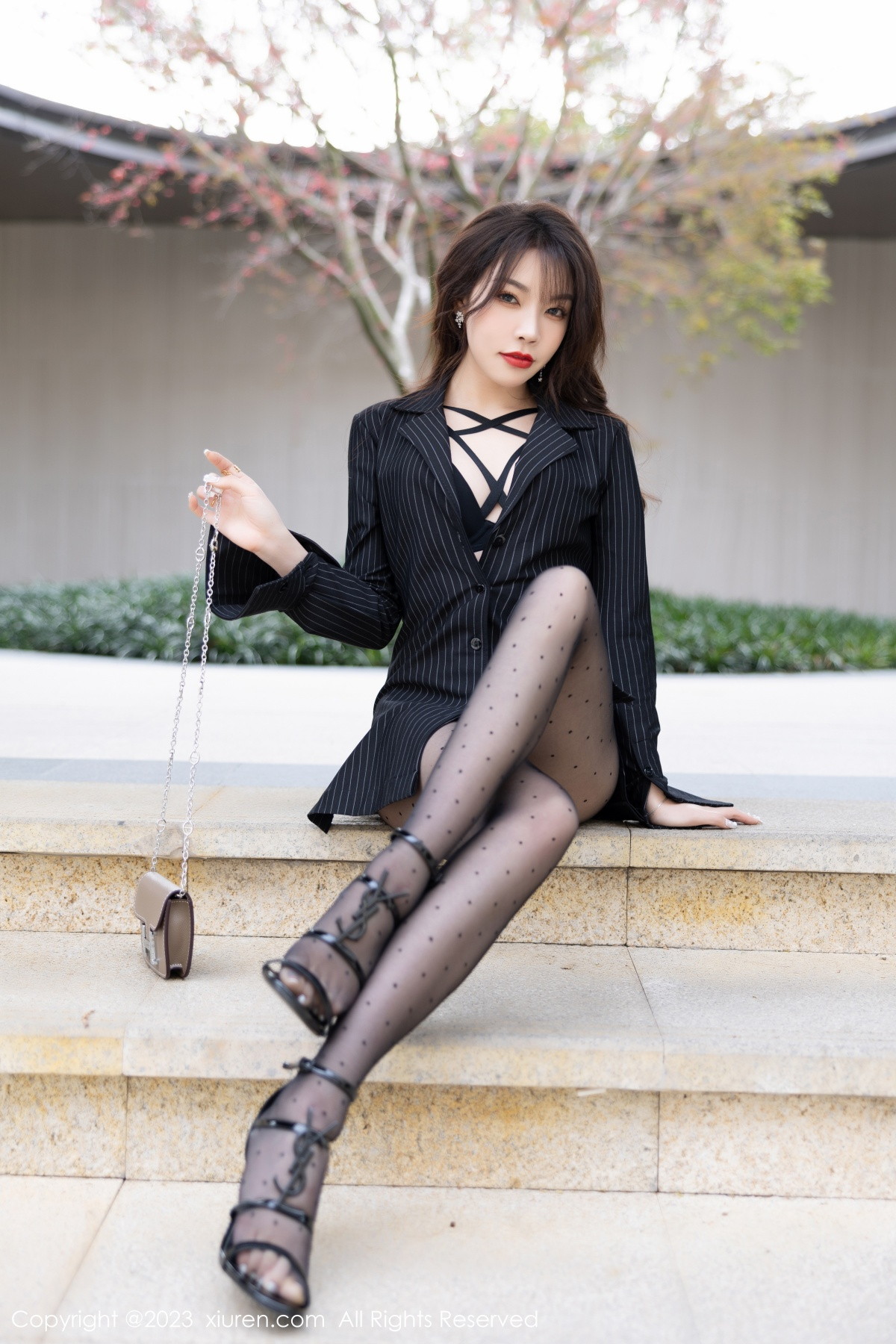 [XiuRen]高清写真图 2023.01.30 No.6191 徐莉芝Booty 黑丝美腿