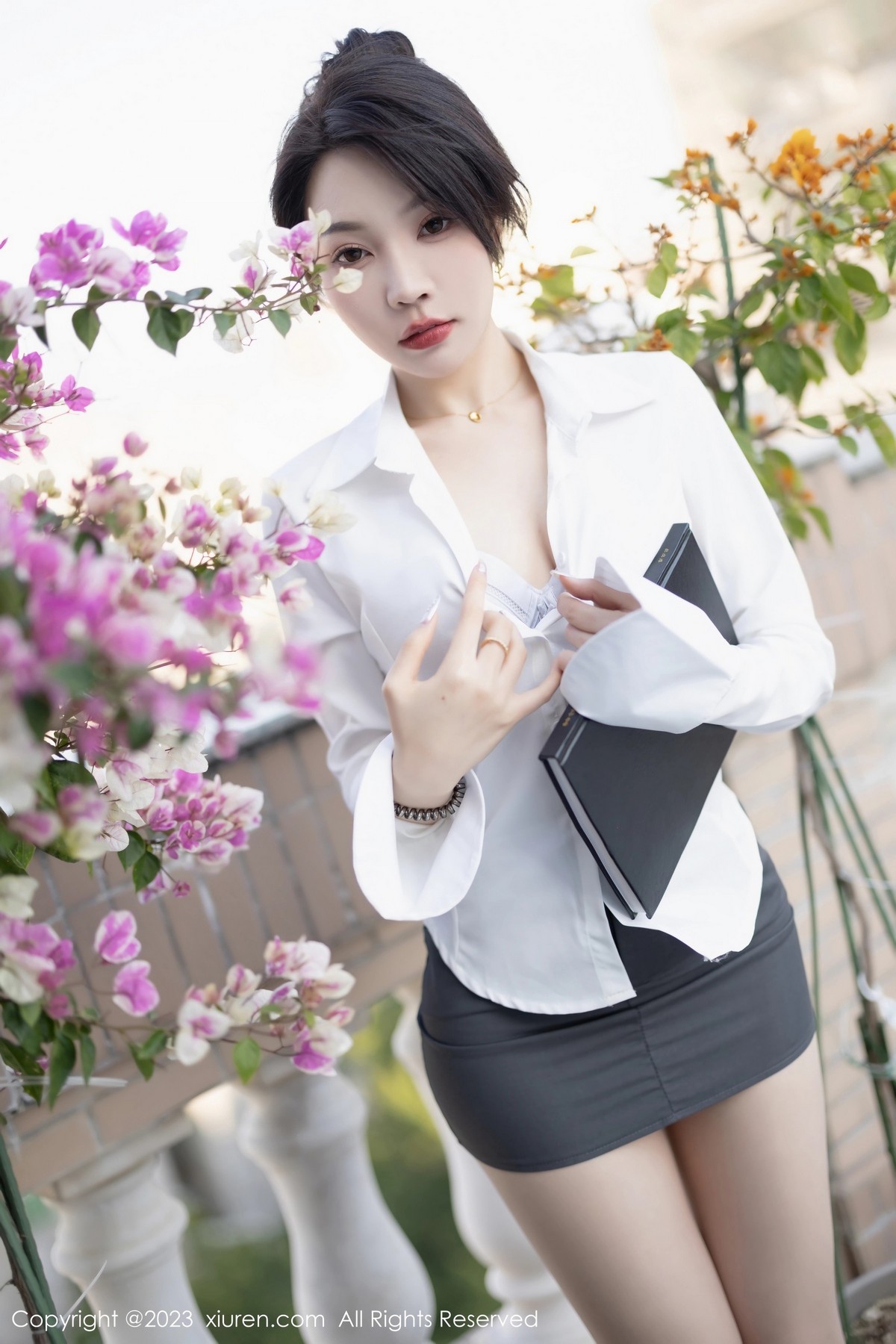 [XiuRen]高清写真图 2023.06.30 No.7002 徐莉芝Booty 美腿丝袜