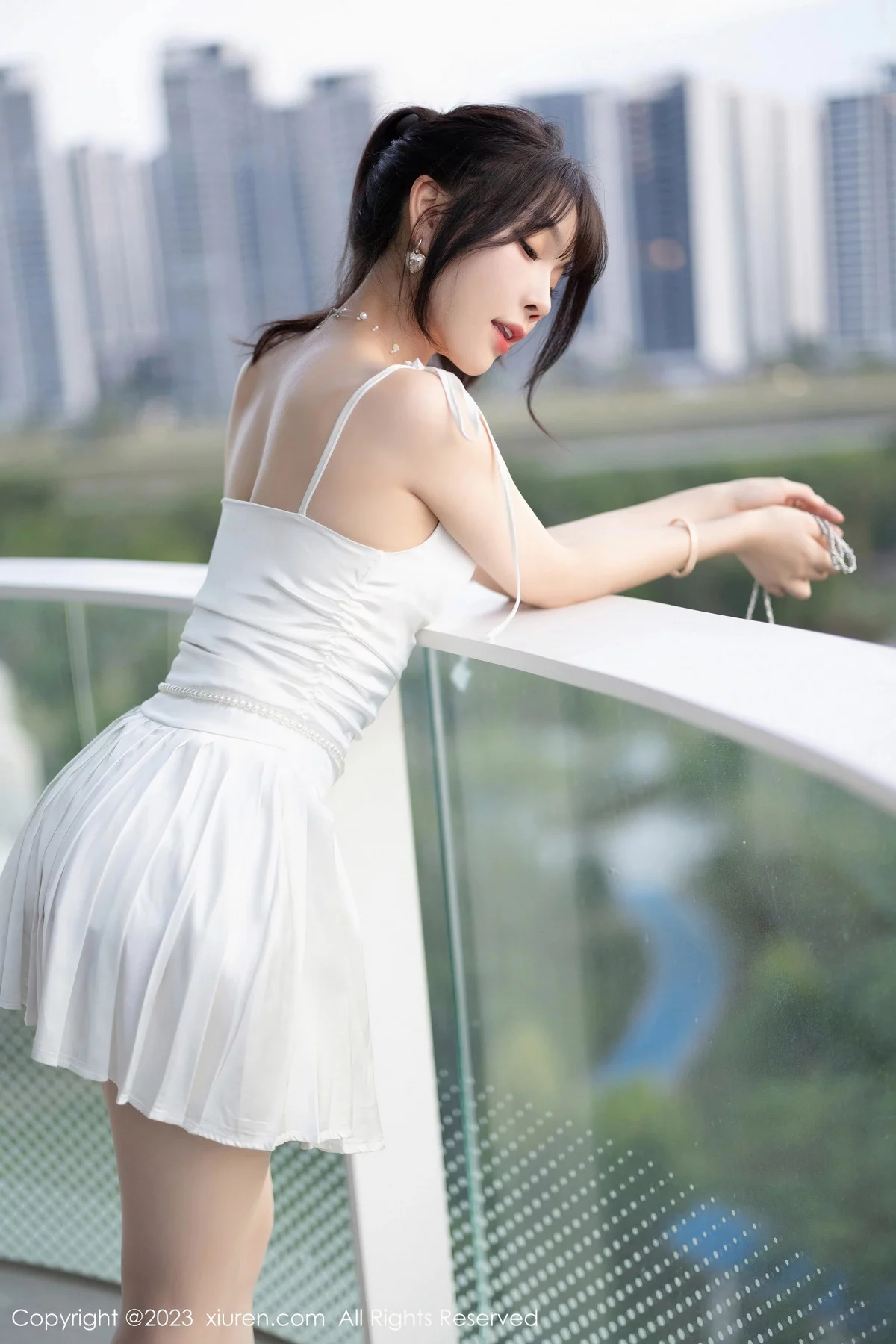 [XiuRen]高清写真图 2023.12.29 No.7889 徐莉芝Booty 丝袜美腿