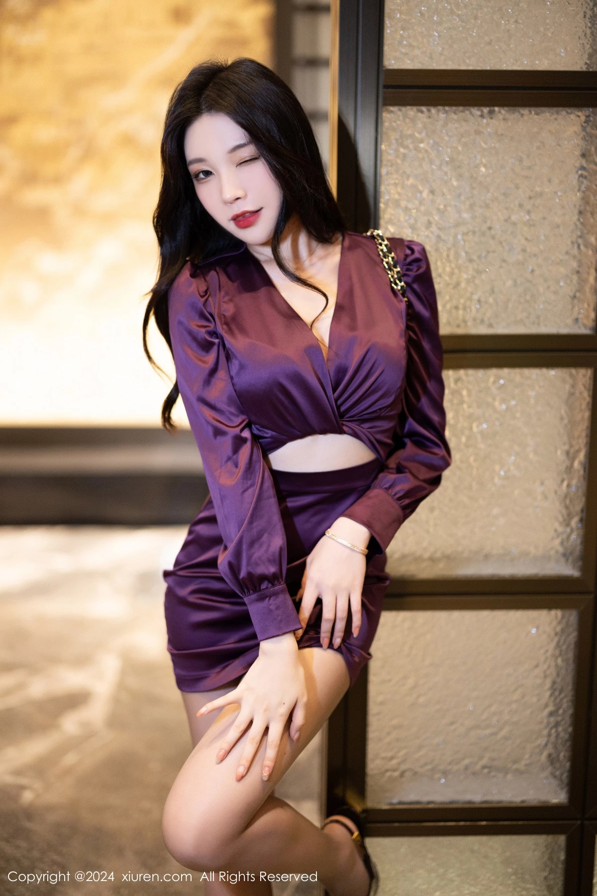 [XiuRen]高清写真图 2024.04.03 No.8342 徐莉芝Booty 美腿丝袜