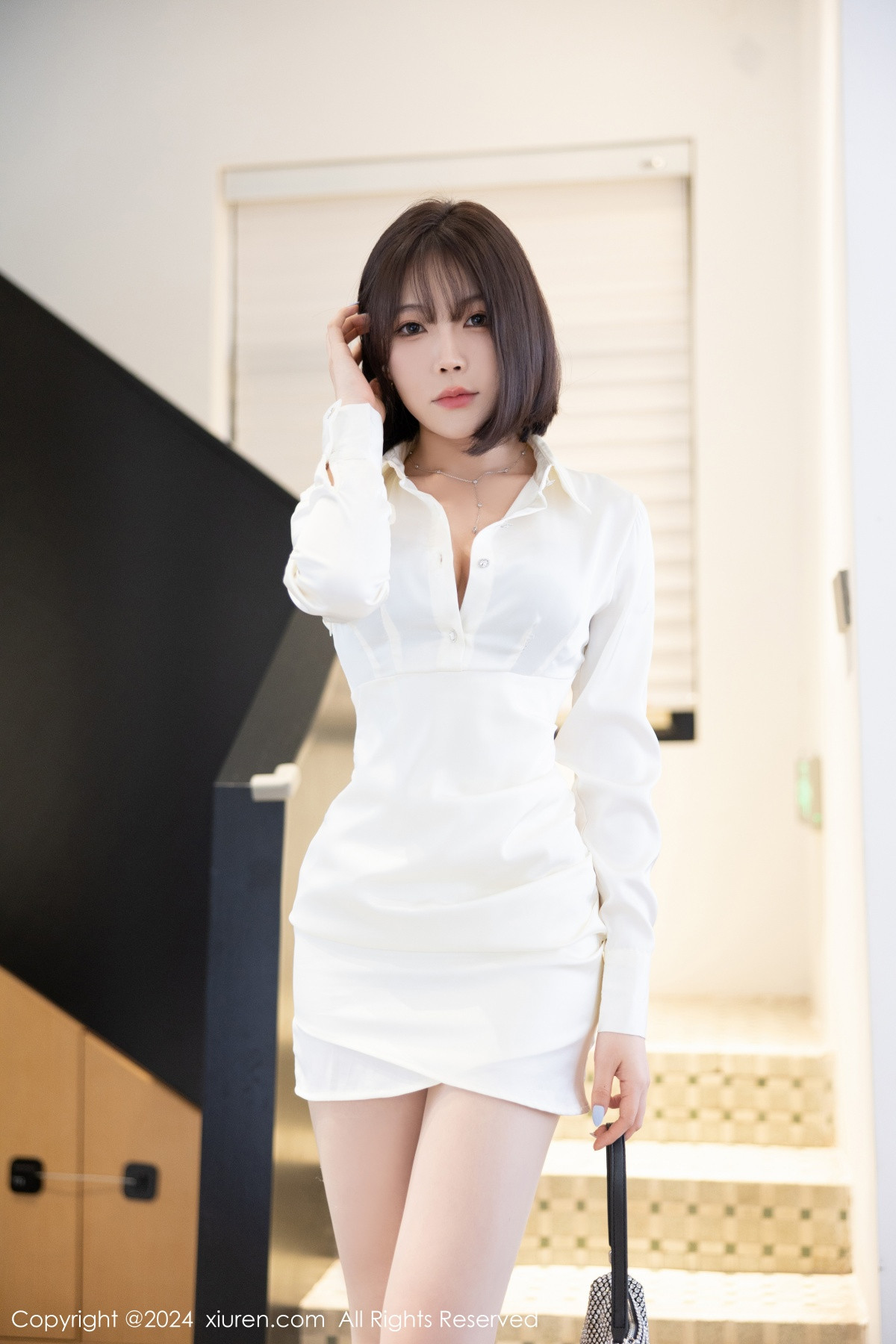 [XiuRen]高清写真图 2024.08.02 No.8963 徐莉芝Booty 丝袜美腿