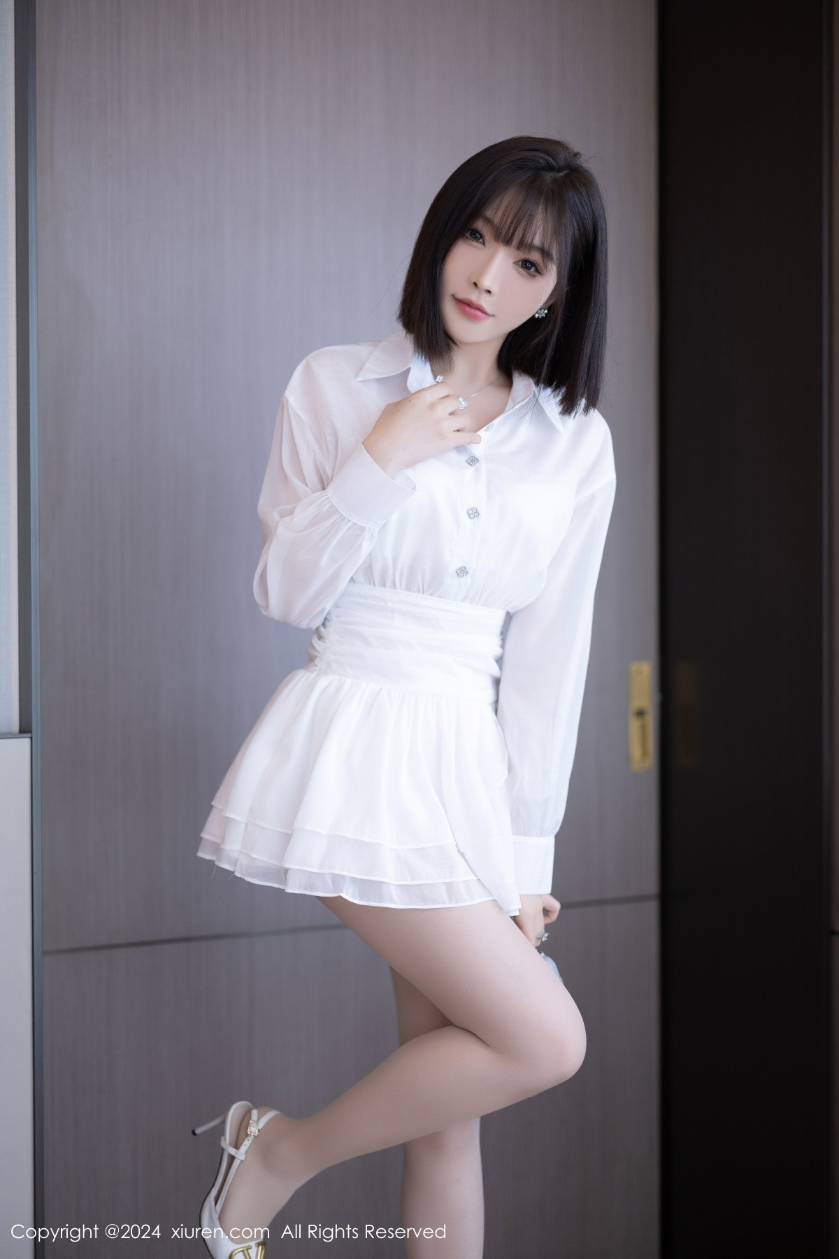 [XiuRen]高清写真图 2024.08.15 No.9020 徐莉芝Booty 丝袜美腿