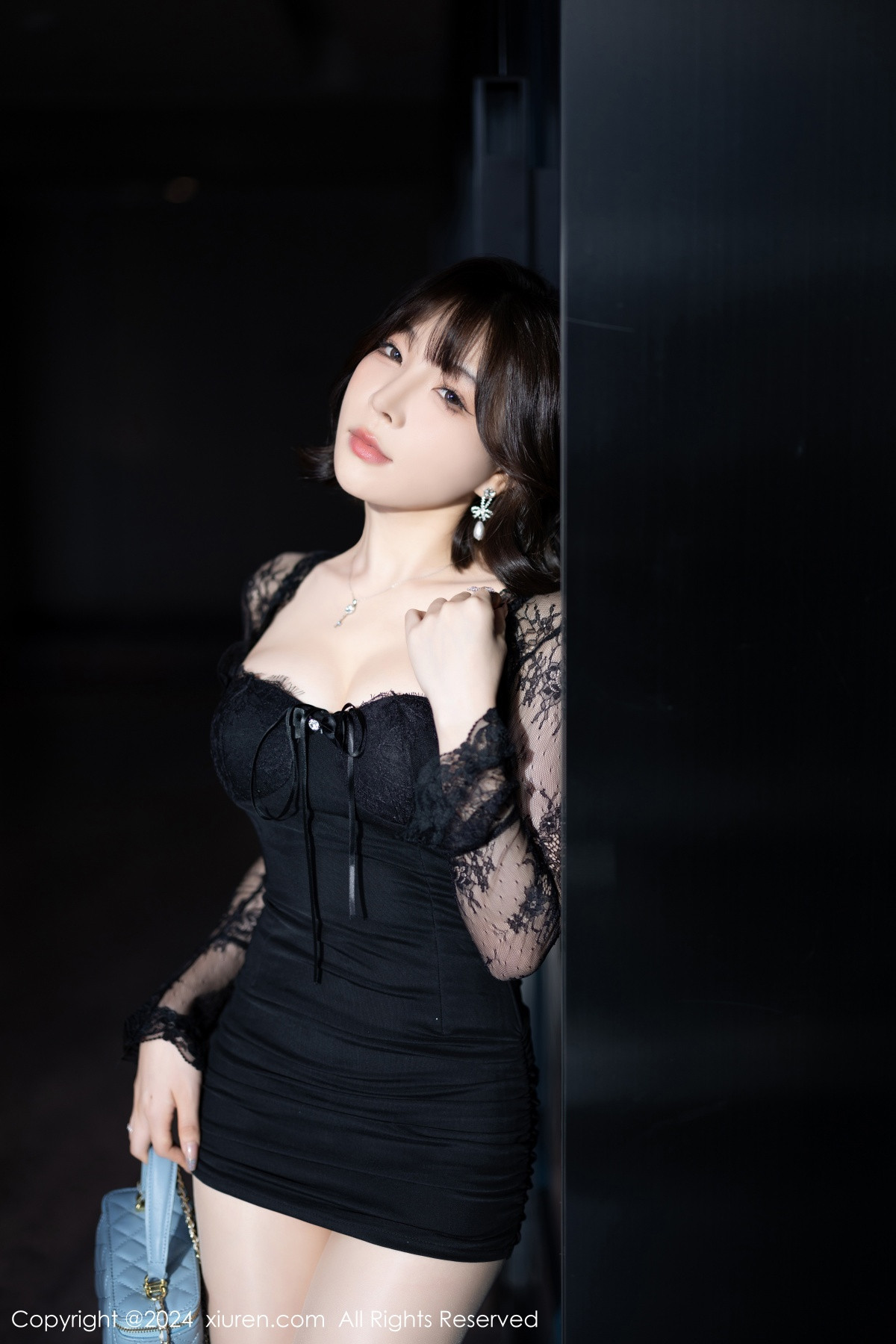 [XiuRen]高清写真图 2024.08.21 No.9048 徐莉芝Booty 时尚美腿