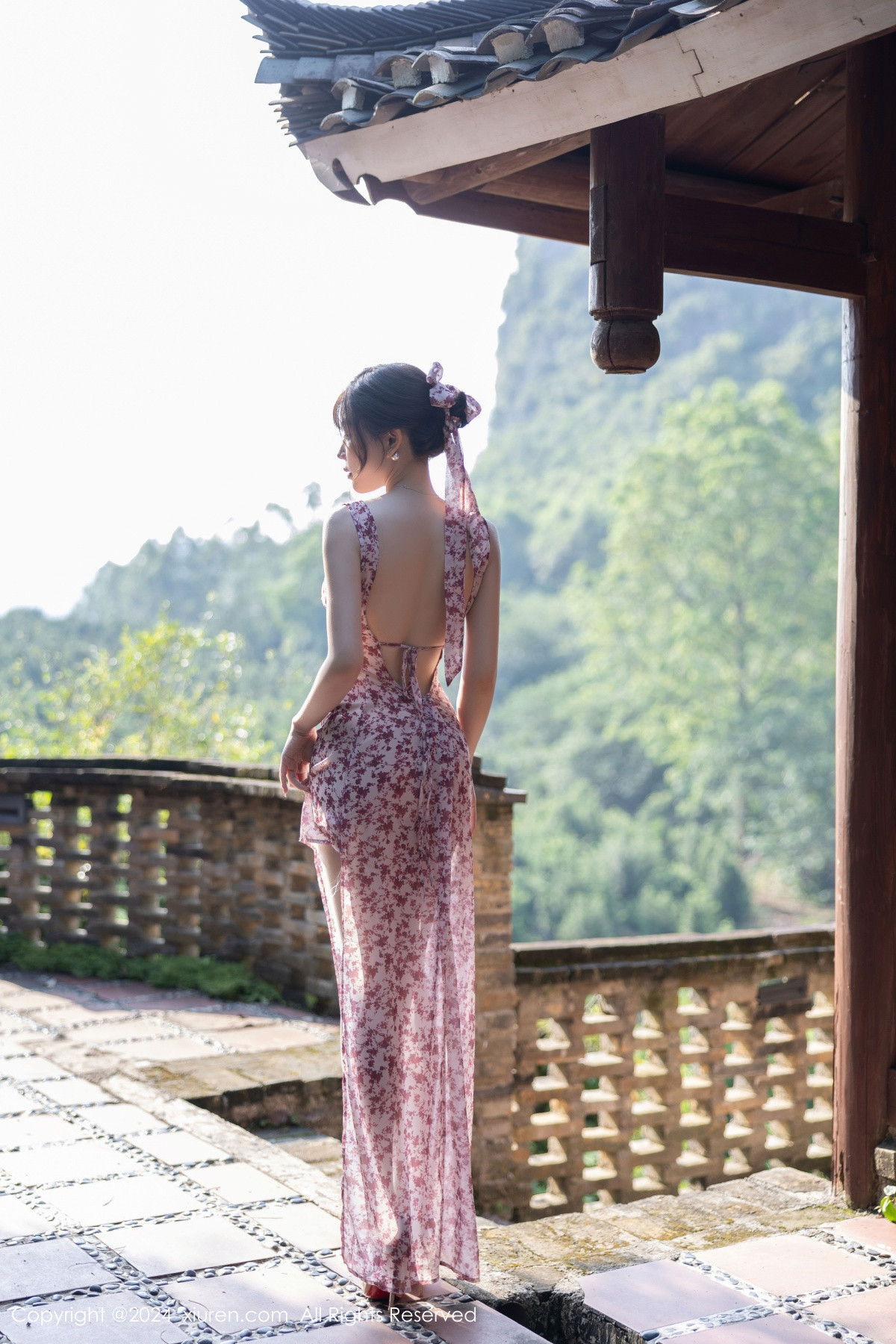 [XiuRen]高清写真图 2024.09.23 No.9195 徐莉芝Booty 美腿黑丝