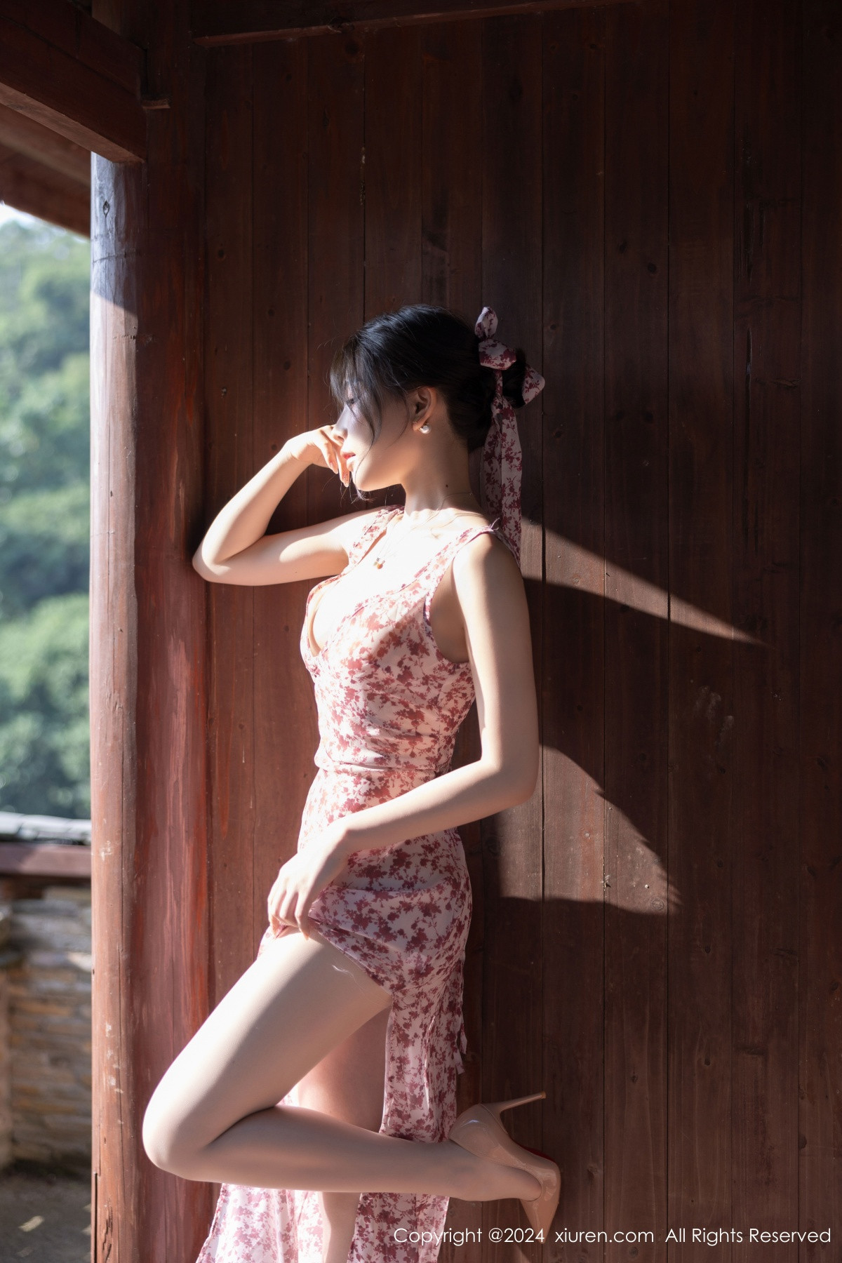 [XiuRen]高清写真图 2024.09.23 No.9195 徐莉芝Booty 美腿黑丝