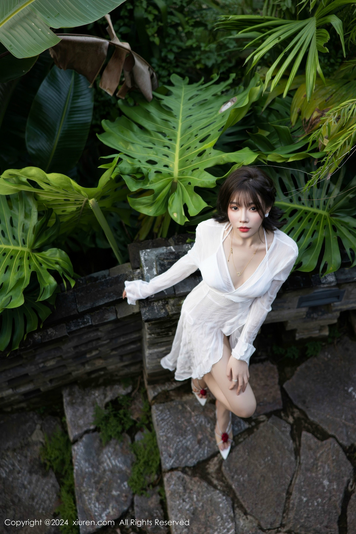 [XiuRen]高清写真图 2024.10.31 No.9375 徐莉芝Booty 丝袜美腿