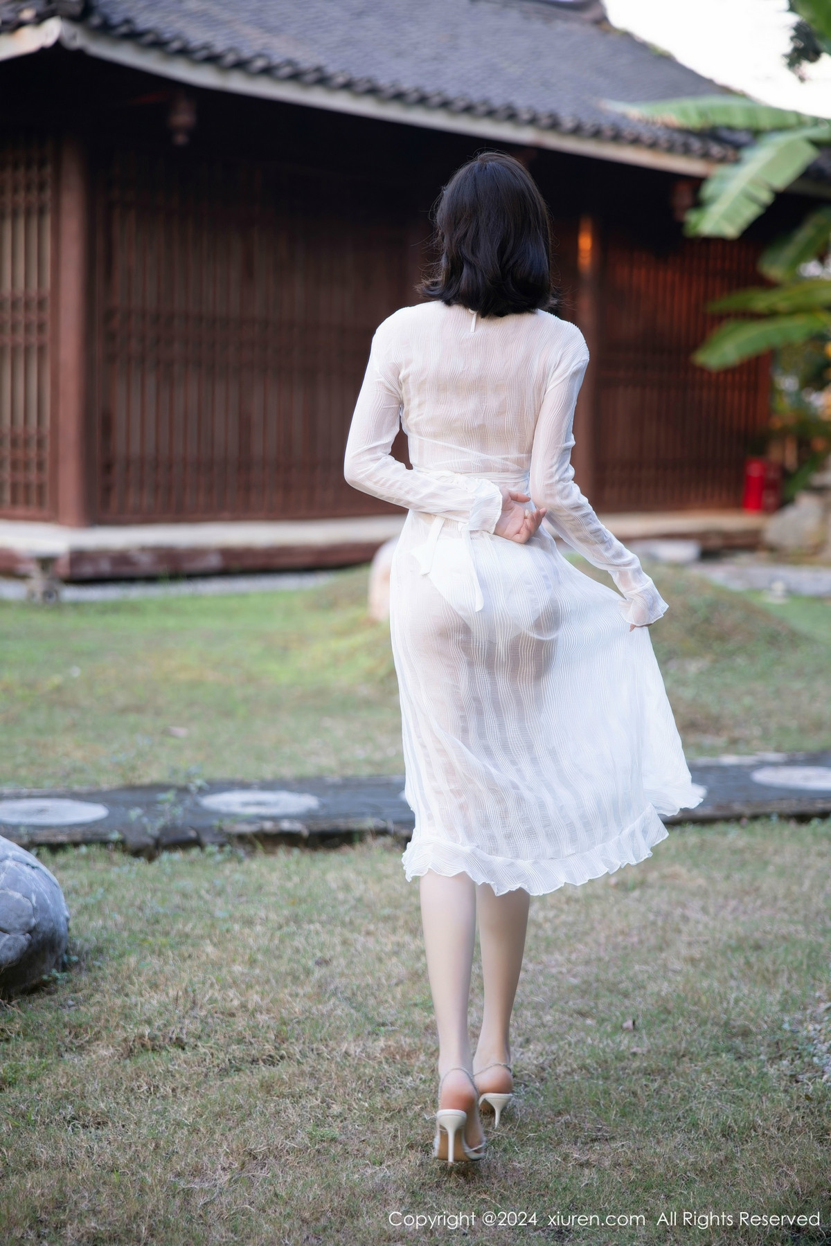 [XiuRen]高清写真图 2024.10.31 No.9375 徐莉芝Booty 丝袜美腿