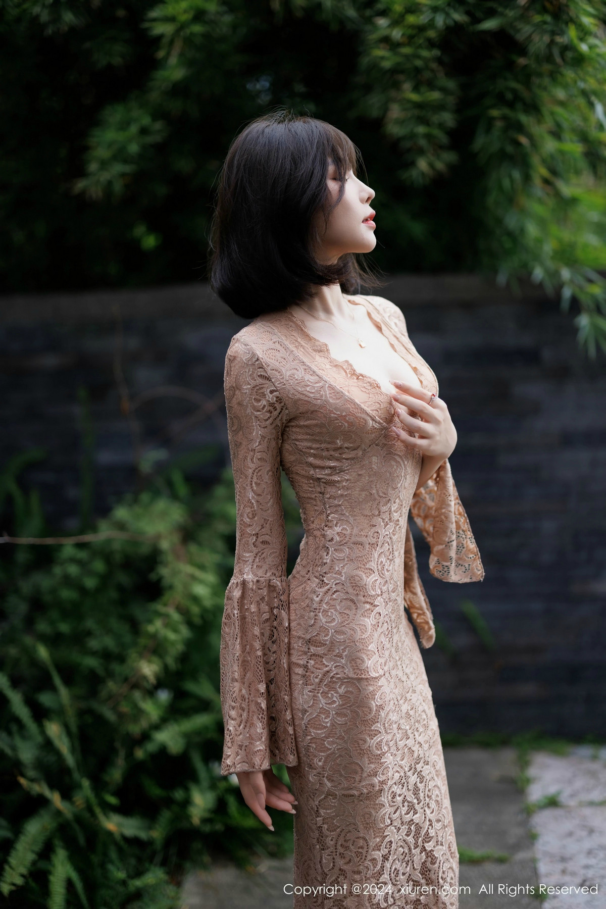 [XiuRen]高清写真图 2024.11.07 No.9412 徐莉芝Booty 美腿丝袜