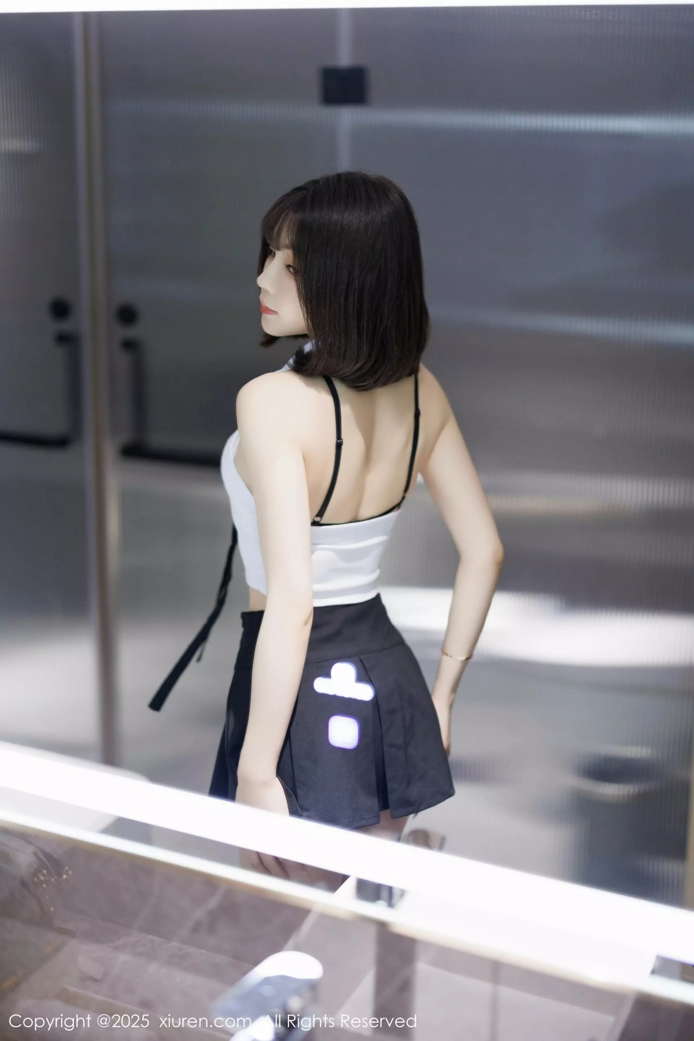 [XiuRen]高清写真图 2025.03.20 No.10048 徐莉芝Booty 婀娜妩媚