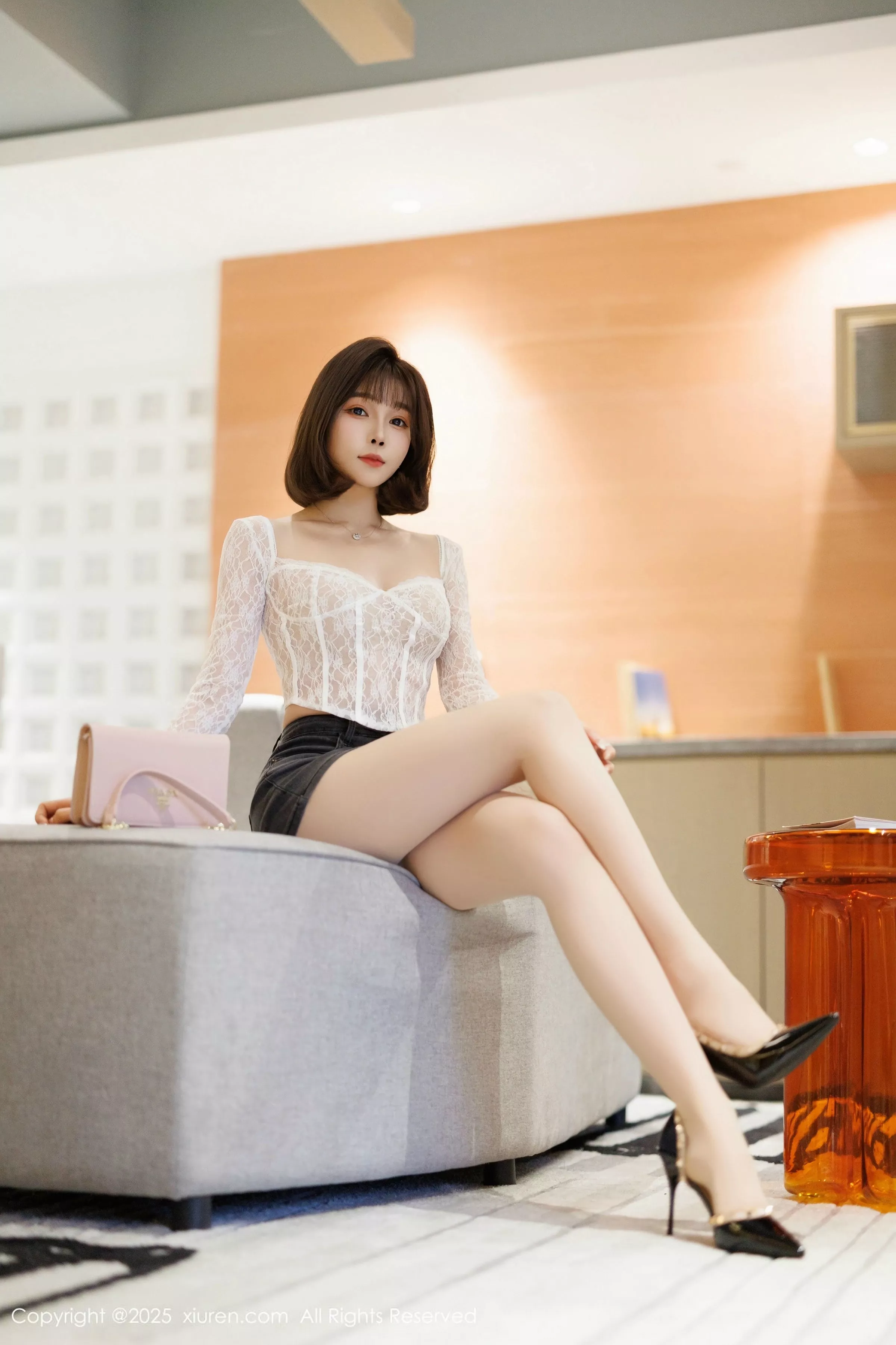 [XiuRen]高清写真图 2025.04.03 No.10113 徐莉芝Booty 诱人白袜