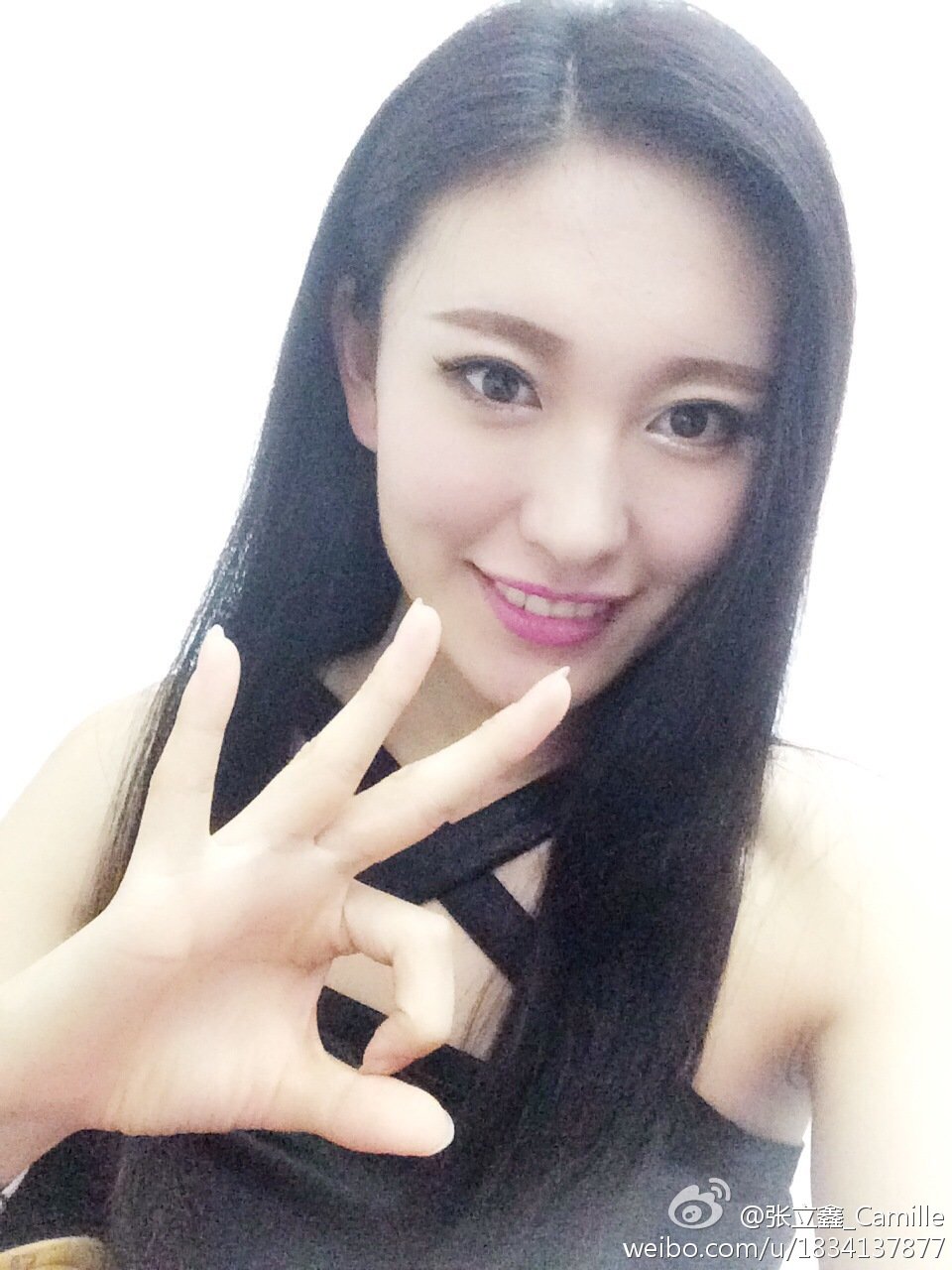 张立鑫Camille 美人儿车模俏丽图片秀