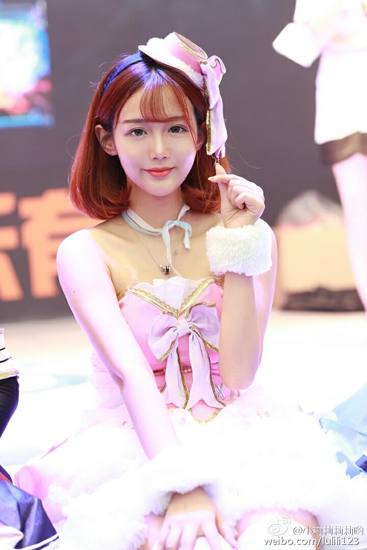 小莉莉 2016CJ童颜巨乳联通小沃SG