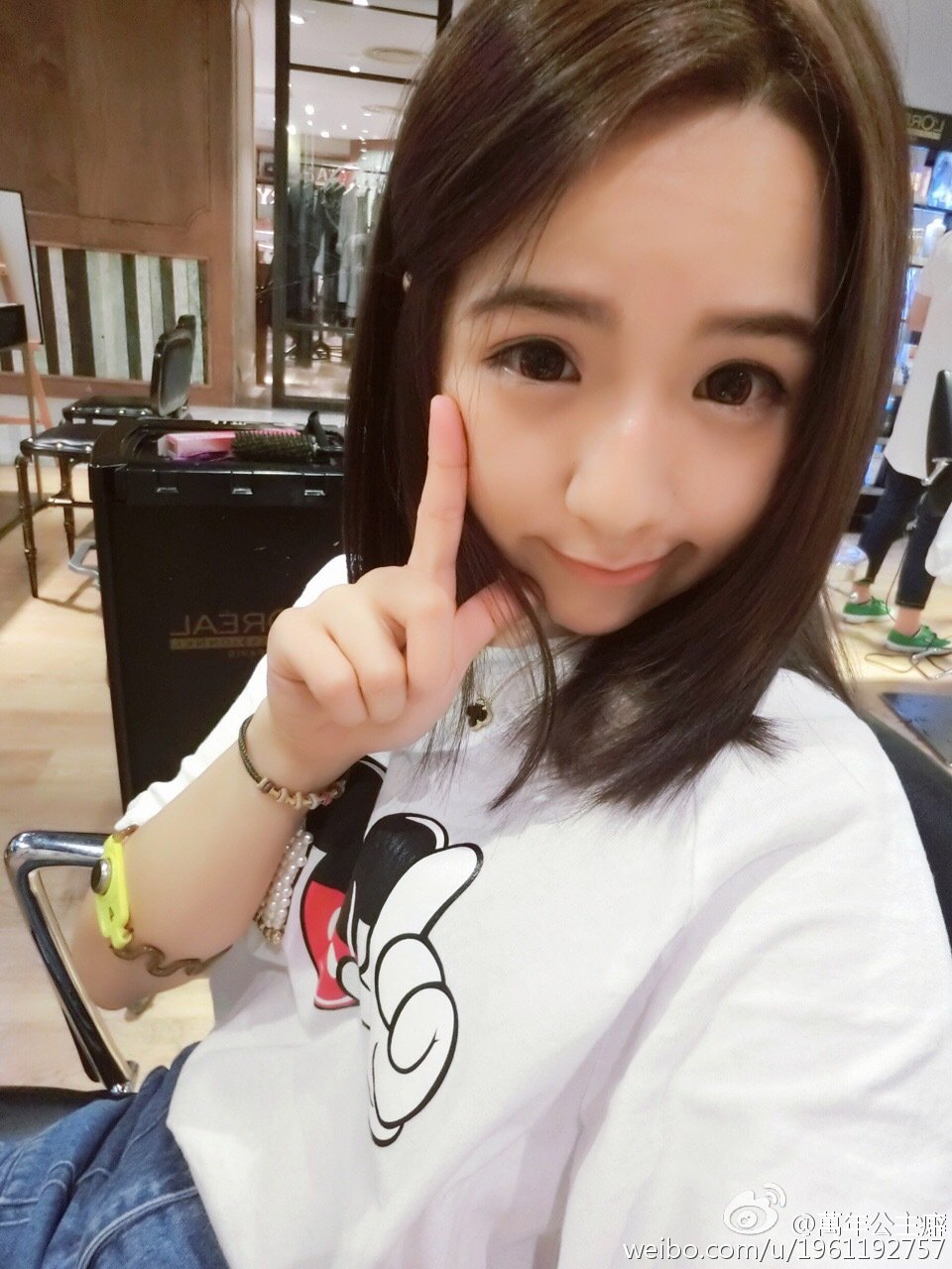 萬年公主癖 可爱showgirl微博私房照诱惑写真图