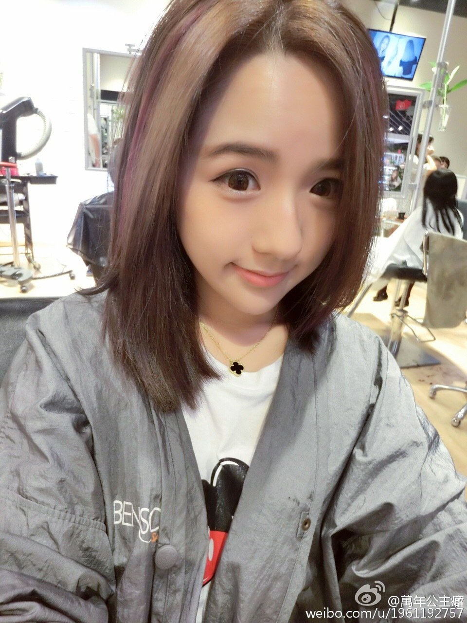 萬年公主癖 可爱showgirl微博私房照诱惑写真图