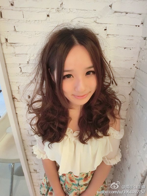 萬年公主癖 可爱showgirl微博私房照诱惑写真图