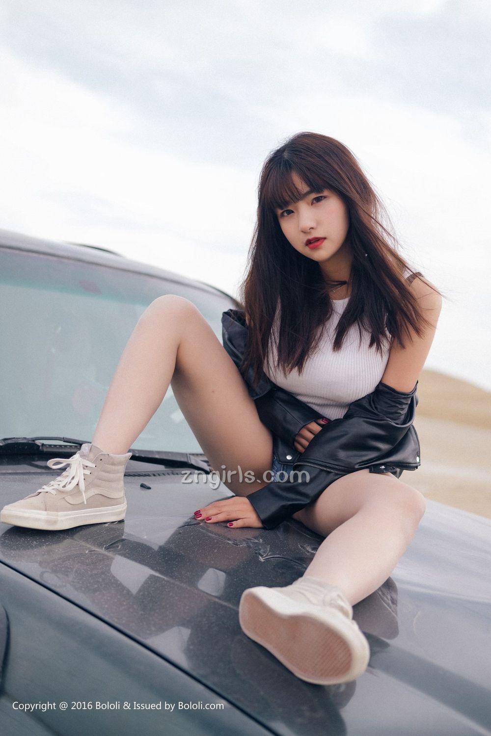 周闻 [Kimoe激萌文化]高清写真图KIM.010 沙漠机车女