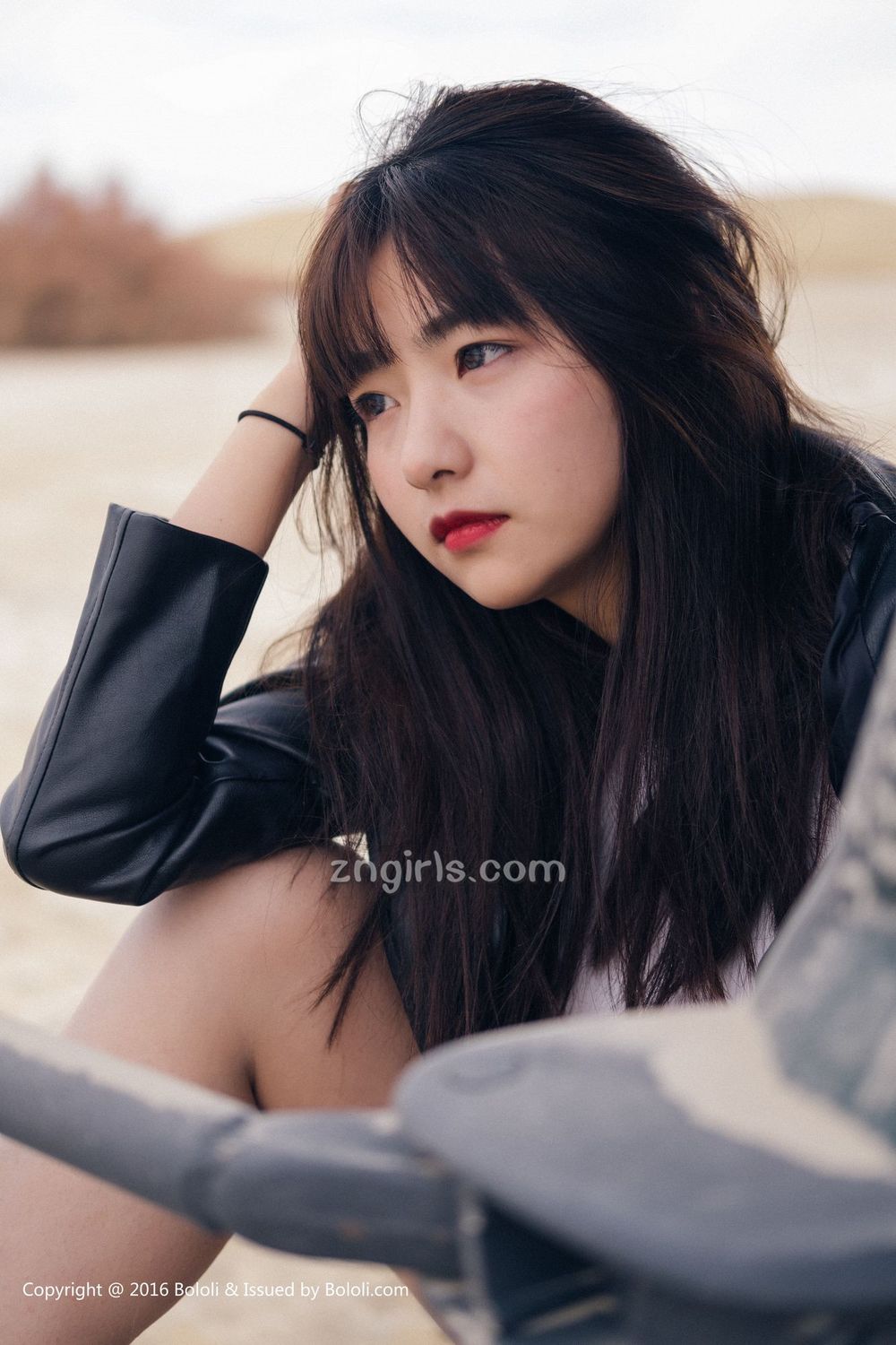 周闻 [Kimoe激萌文化]高清写真图KIM.010 沙漠机车女
