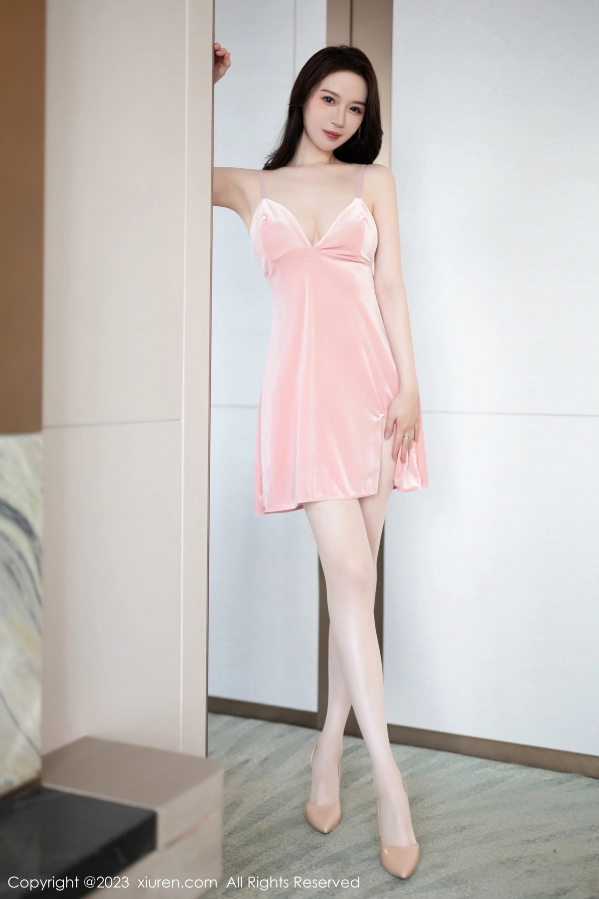 [XiuRen]高清写真图 2023.08.03 No.7182 梦心玥 丝袜美腿