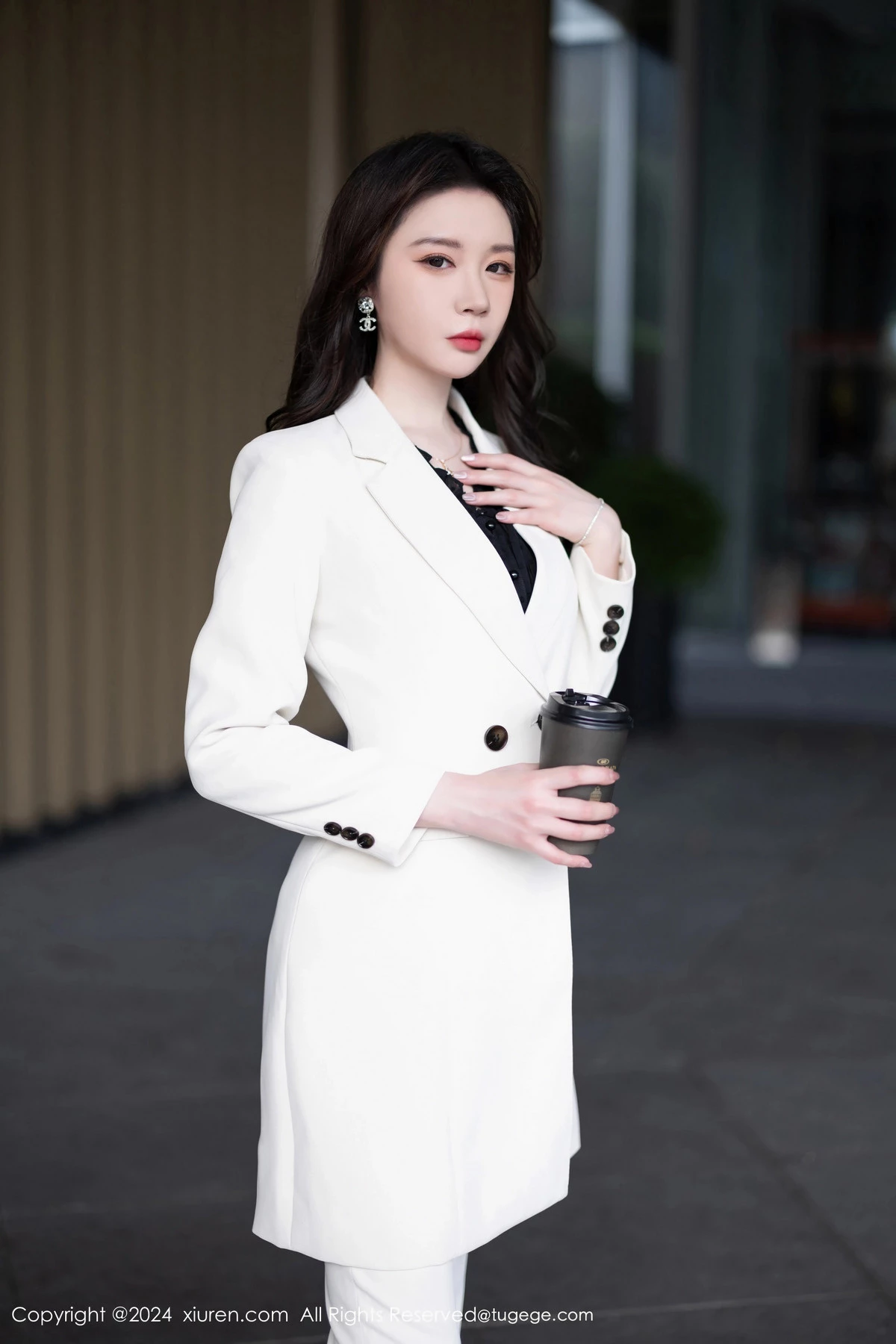 [XiuRen]高清写真图 2024.04.08 No.8354 梦心玥 丝袜美腿