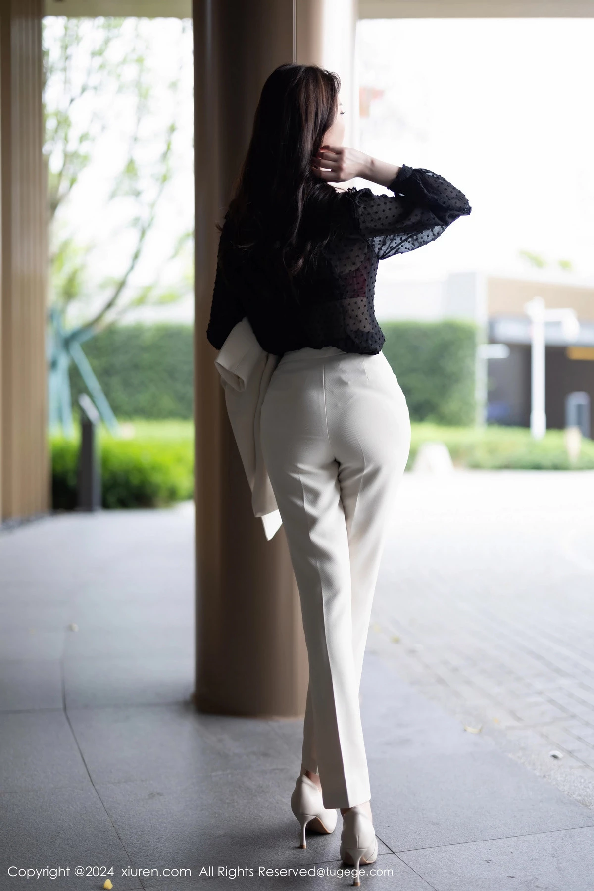 [XiuRen]高清写真图 2024.04.08 No.8354 梦心玥 丝袜美腿