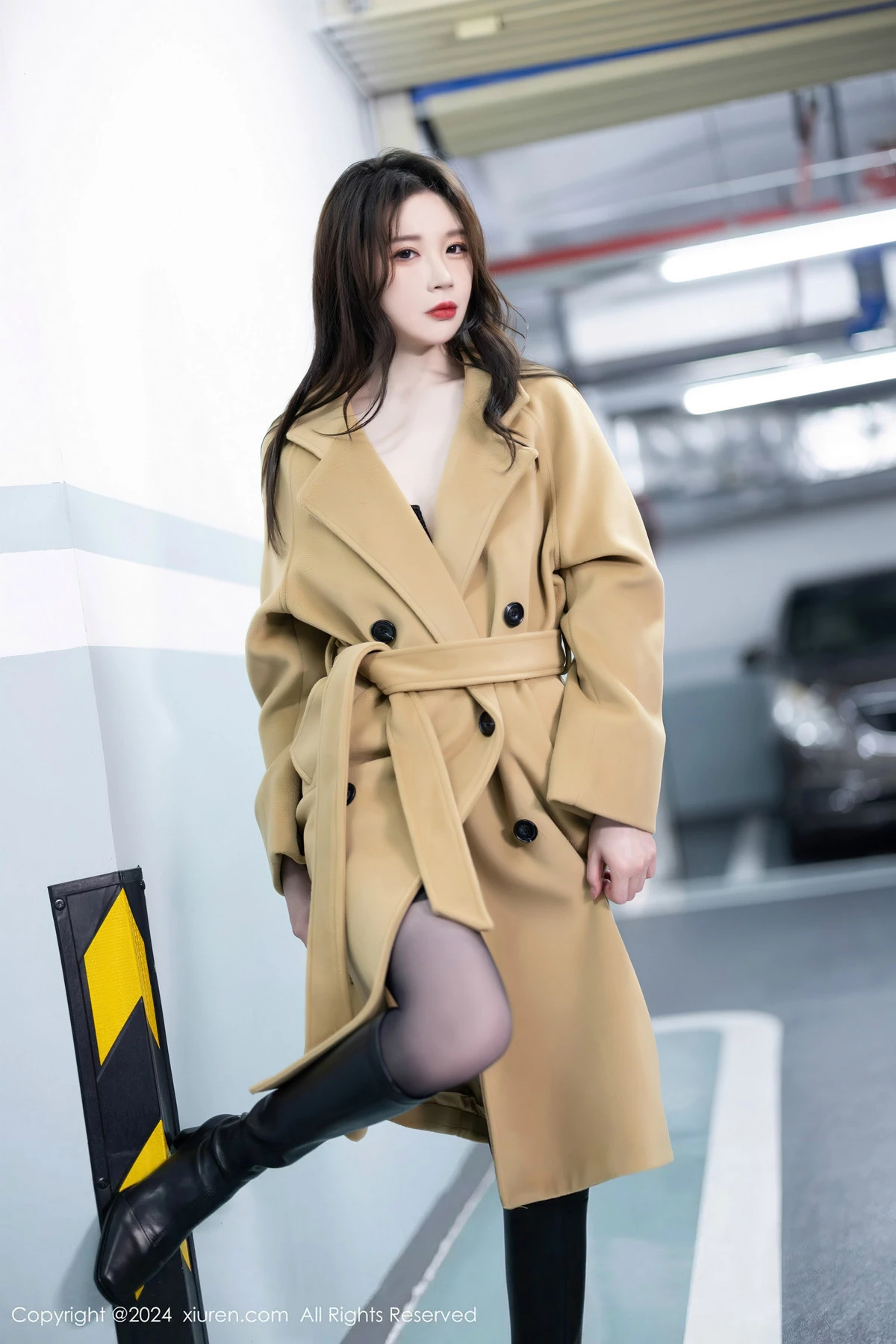 [XiuRen]高清写真图 2024.04.18 No.8414 梦心玥 黑丝美腿