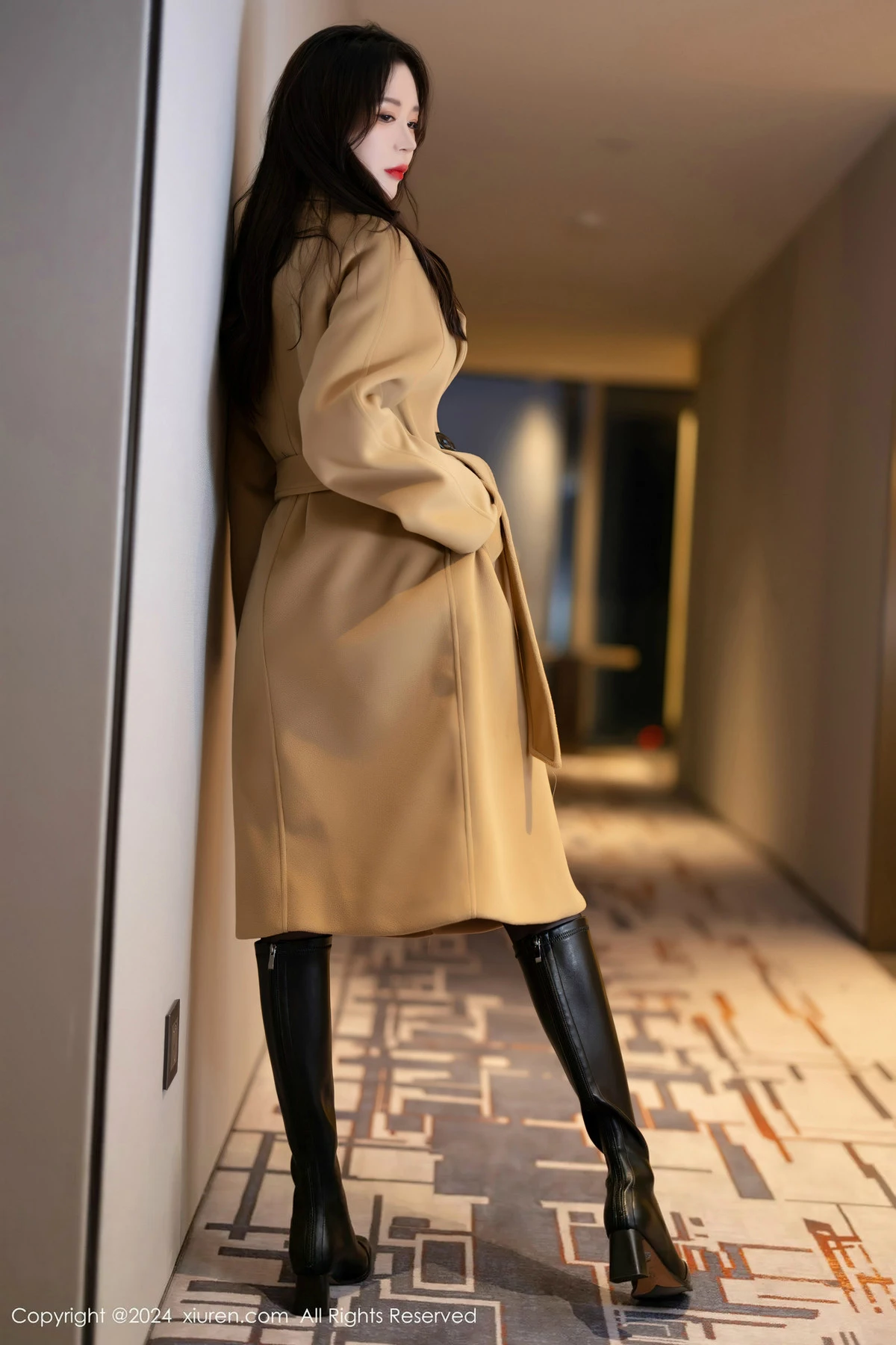 [XiuRen]高清写真图 2024.04.18 No.8414 梦心玥 黑丝美腿