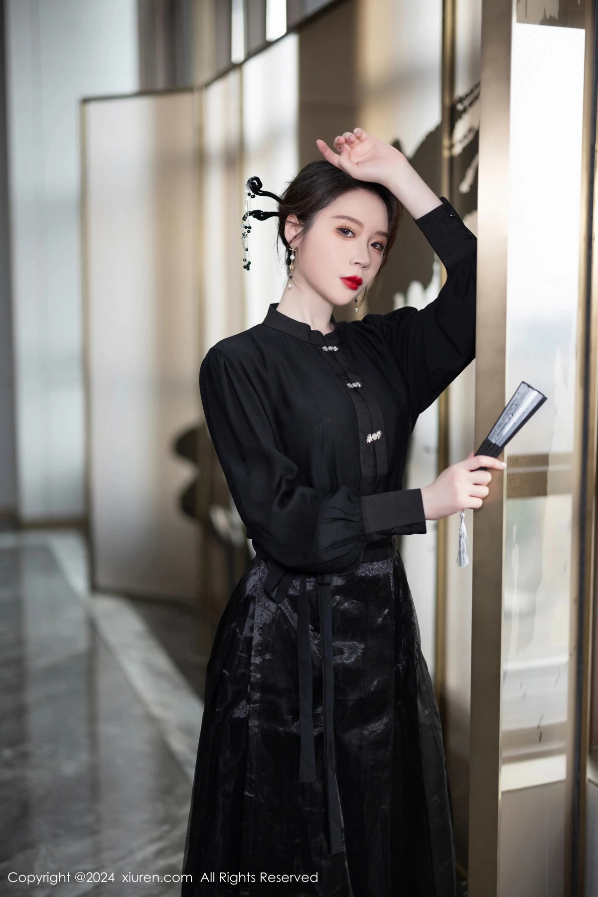 [XiuRen]高清写真图 2024.04.28 No.8465 梦心玥 修长美腿