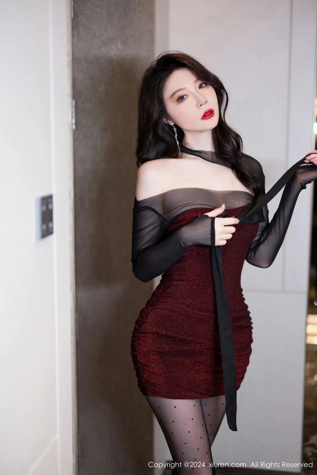 [XiuRen]高清写真图 2024.05.22 No.8583 梦心玥 黑丝美腿