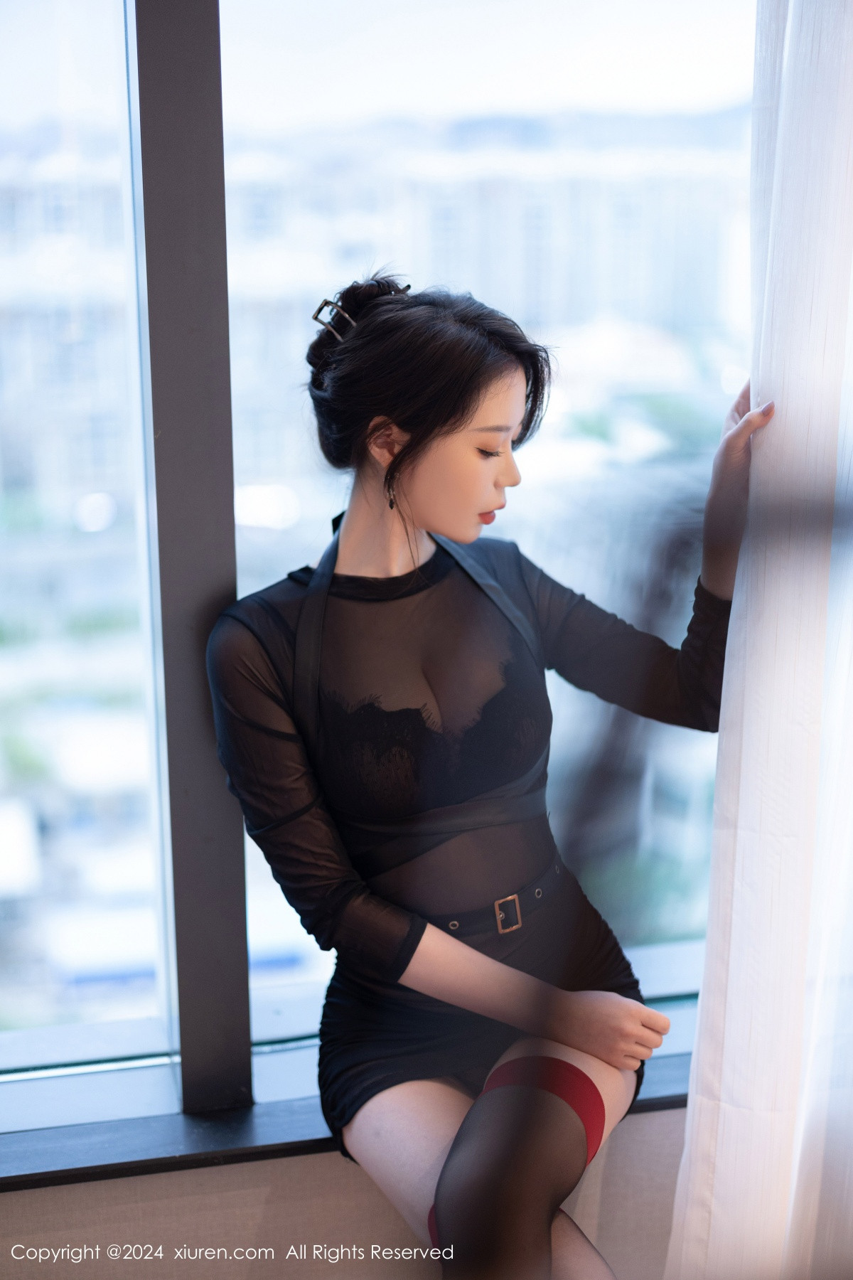 [XiuRen]高清写真图 2024.08.07 No.8979 梦心玥 美腿黑丝
