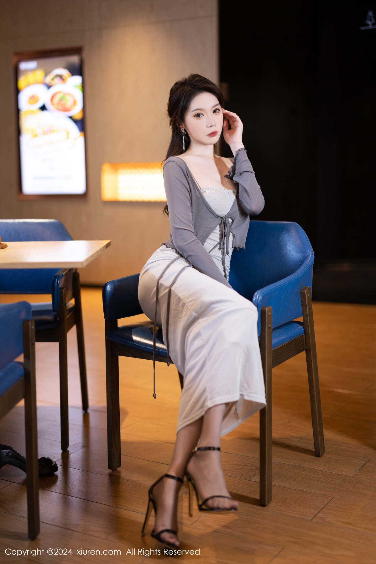 [XiuRen]高清写真图 2024.08.13 No.9007 梦心玥 丝袜美腿