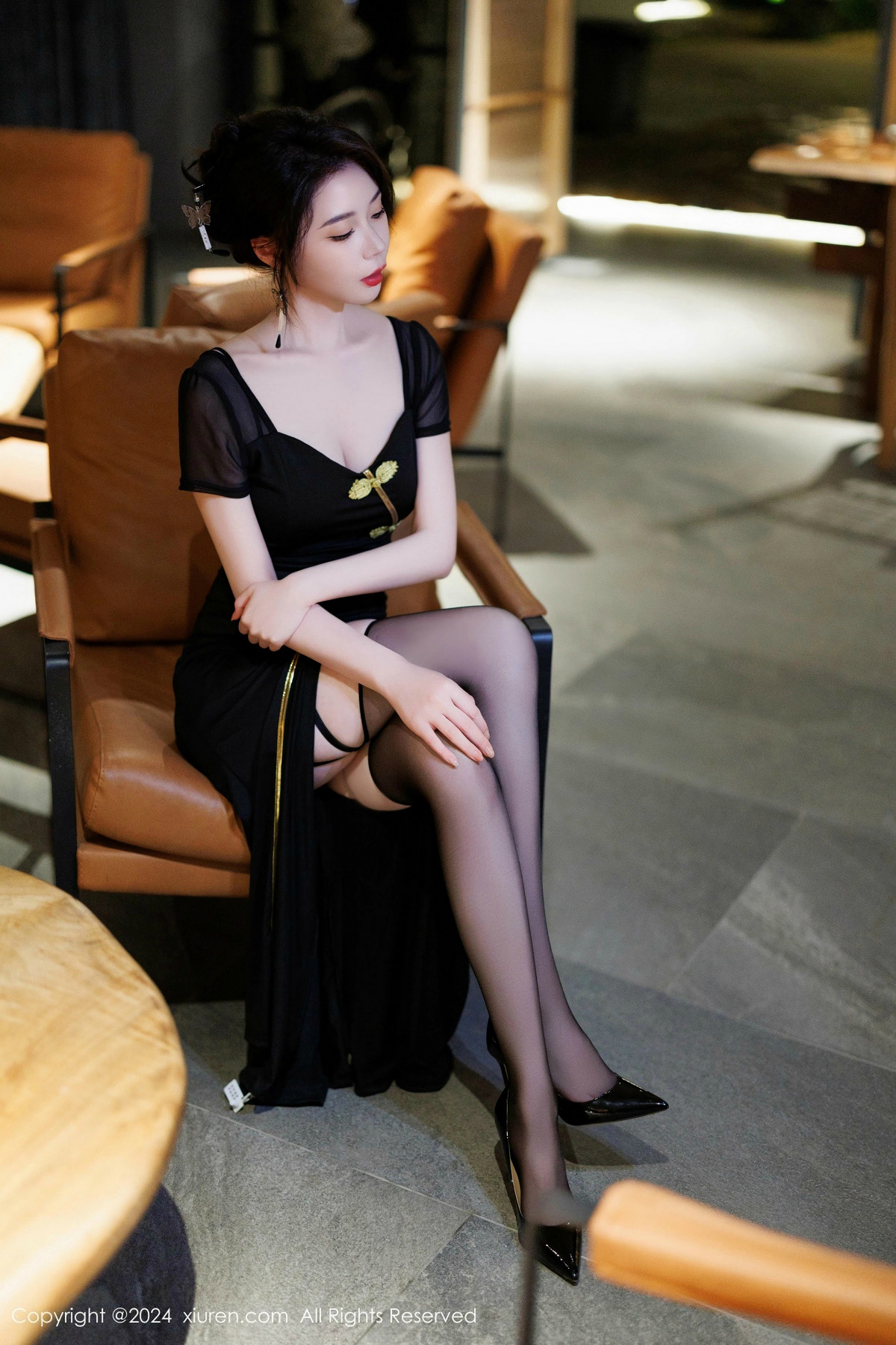 [XiuRen]高清写真图 2024.11.29 No.9526 梦心玥 黑丝美腿