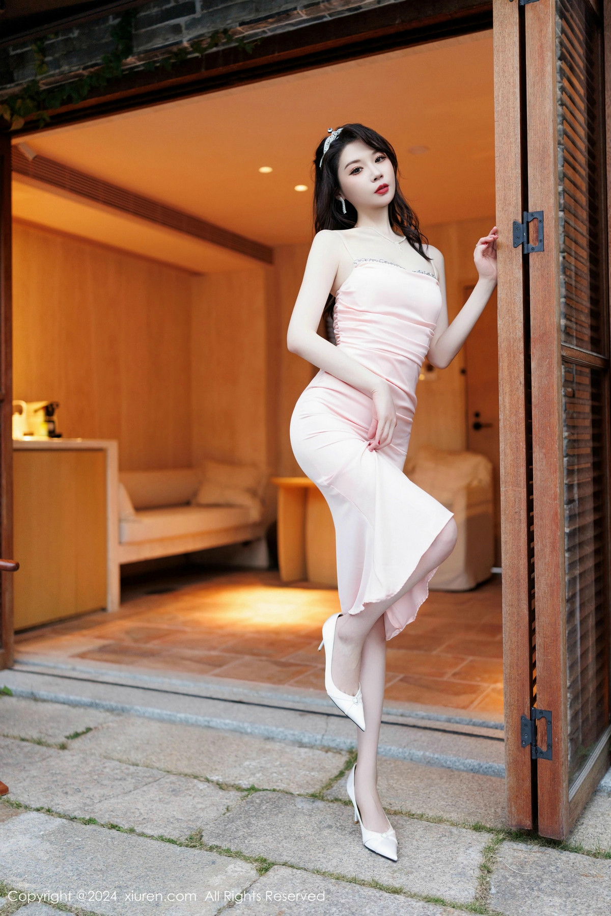 [XiuRen]高清写真图 2024.12.11 No.9584 梦心玥 丝袜美腿