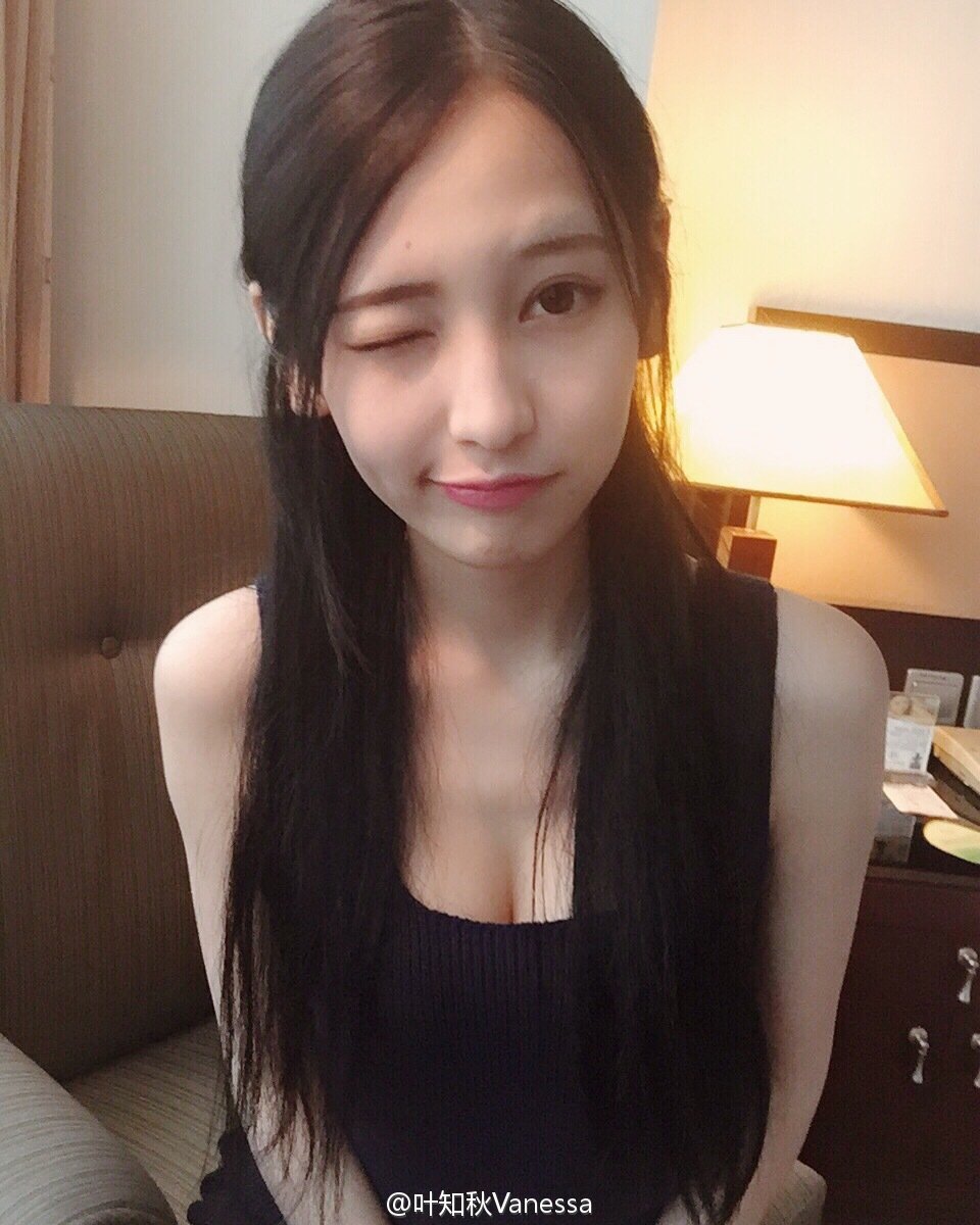 叶知秋 很有诗意的大美女私房图