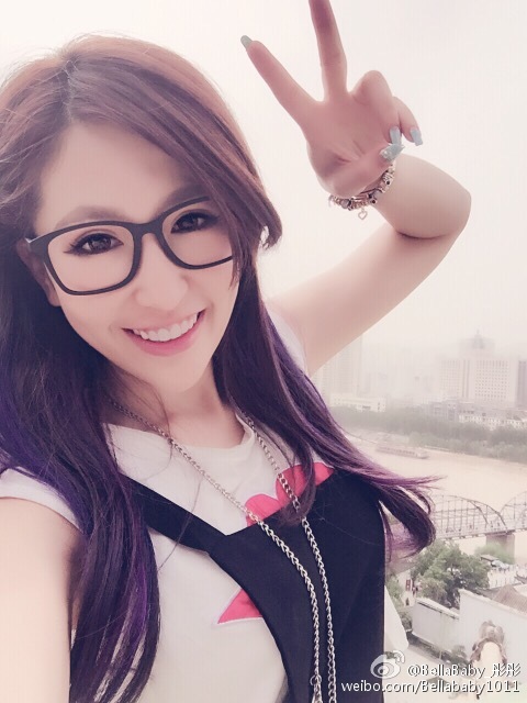 Bella彤彤 台湾人气电竞主播美乳私房照诱惑写真图