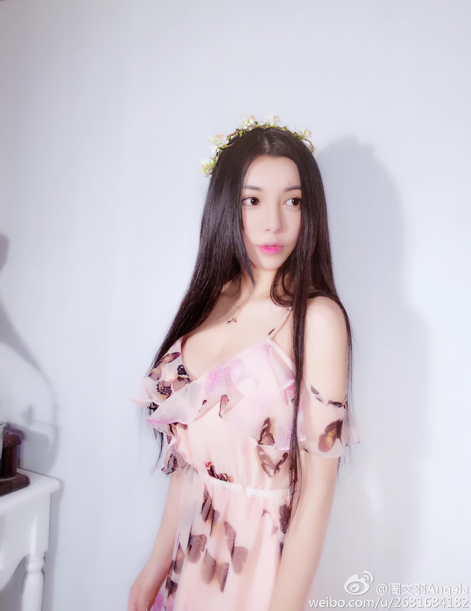 周文羽Angela 童颜巨乳好身材私房美图