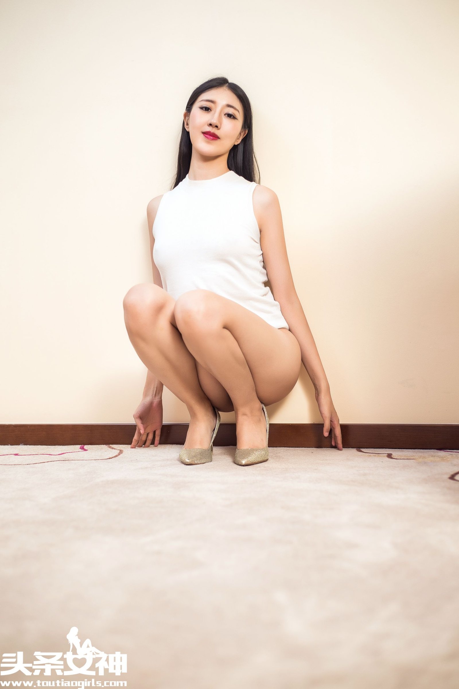 王竹 [TouTiao头条女神]高清写真图2016-08-15 滑嫩玉肌美腿皇后