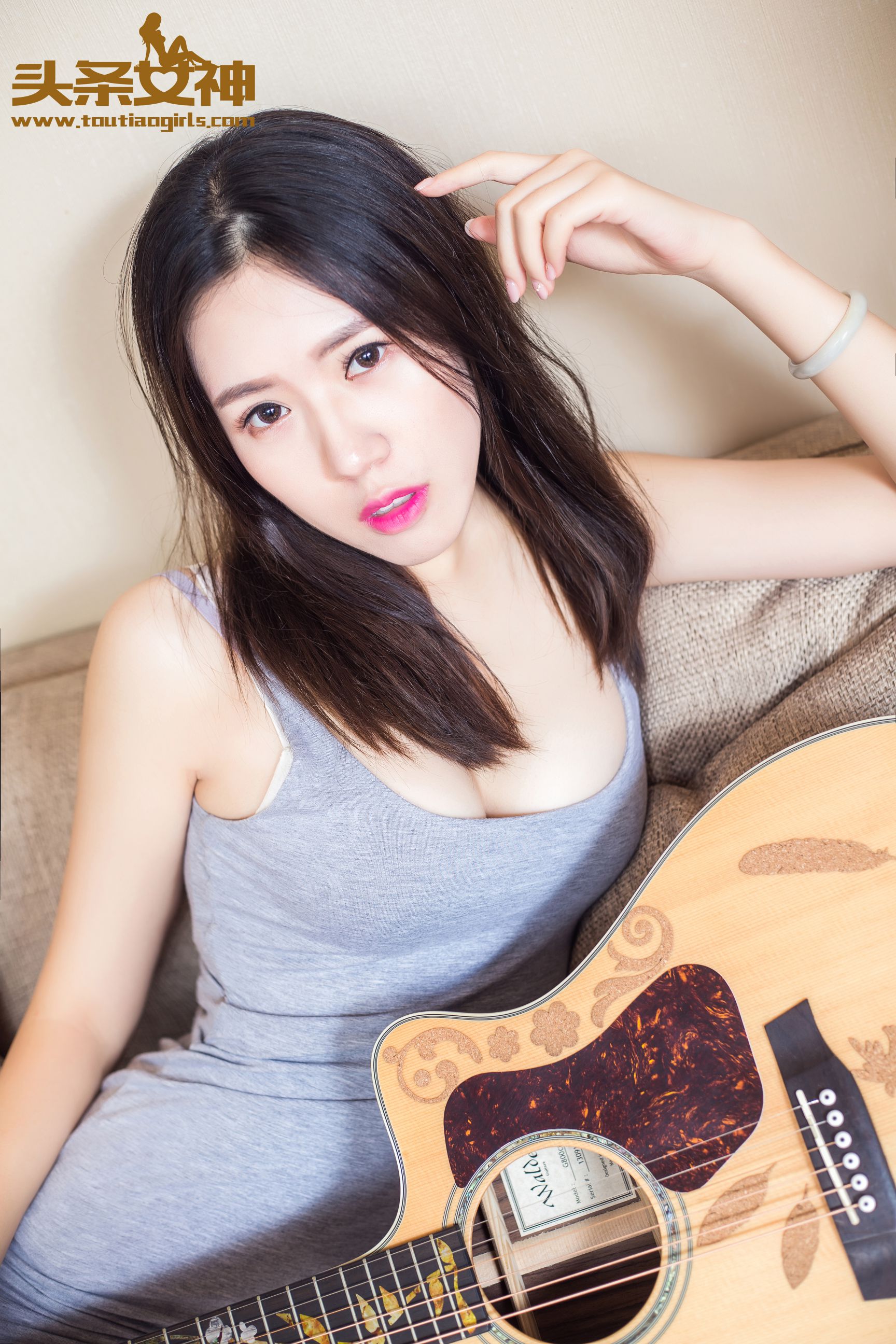 筱溪 [TouTiao头条女神]高清写真图2016-08-06 含情脉脉