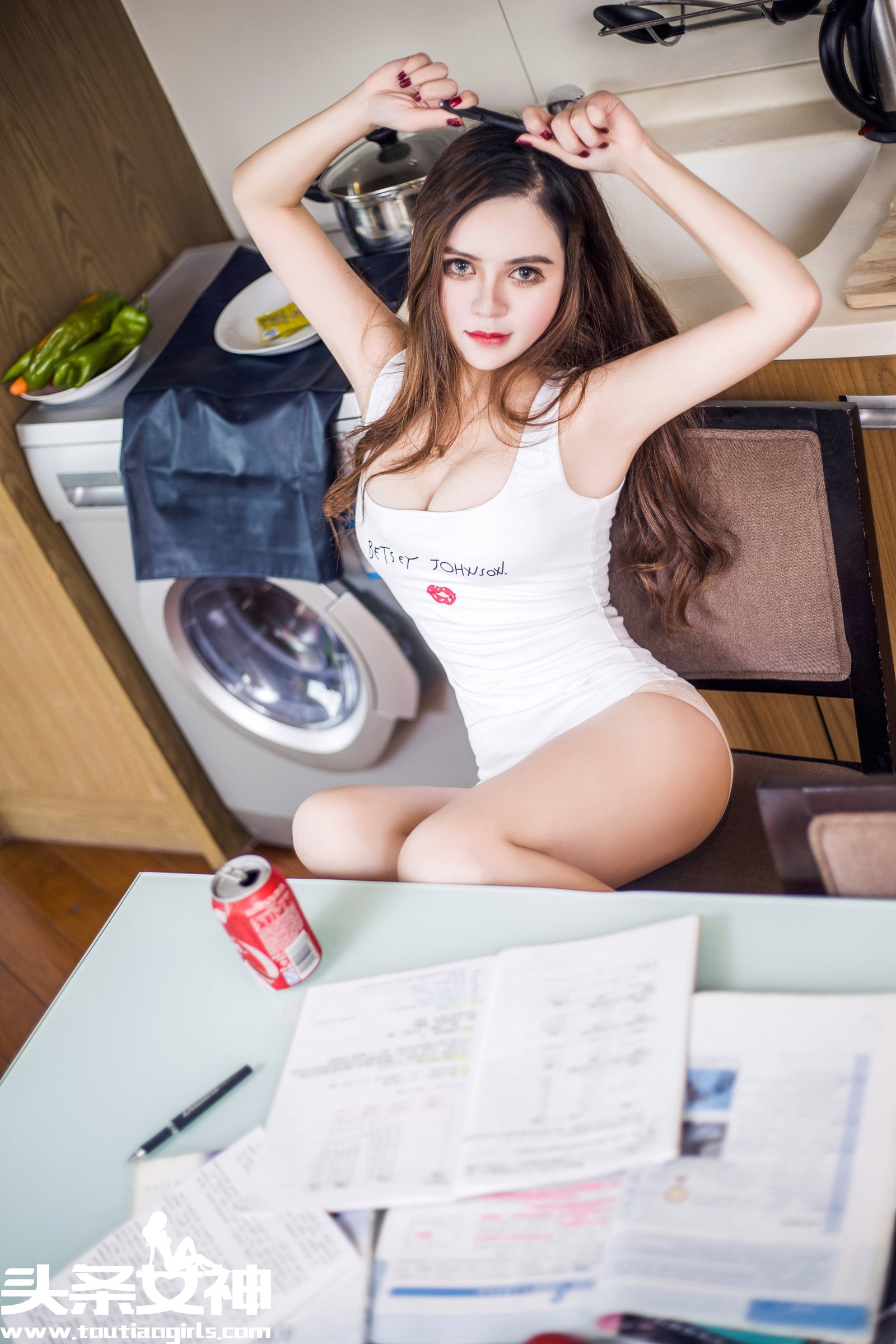 崔爱熙 [TouTiao头条女神]高清写真图2016-08-24 爱学习