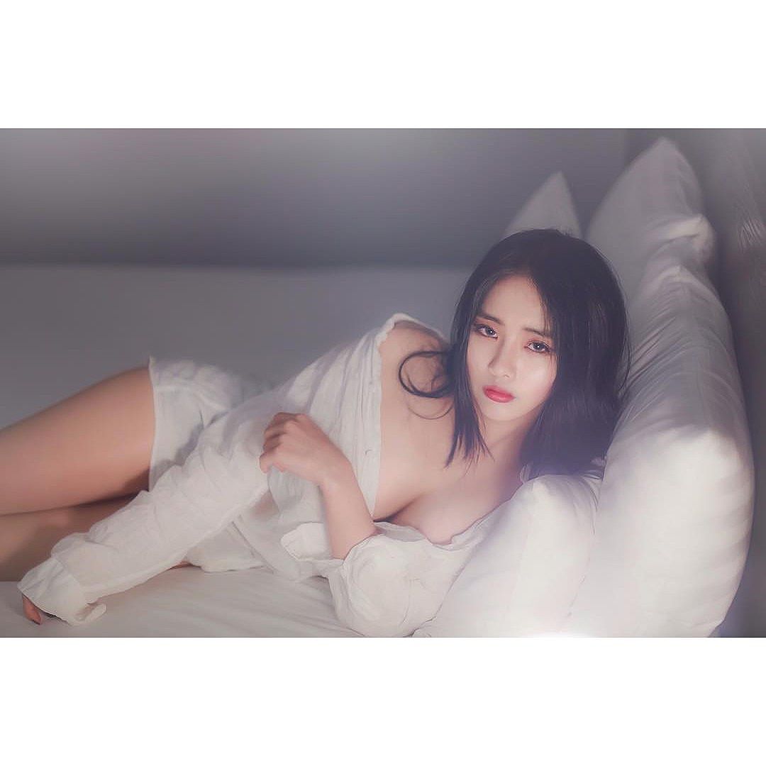jeee622 不科学的超胸韩妹私房照诱惑写真图