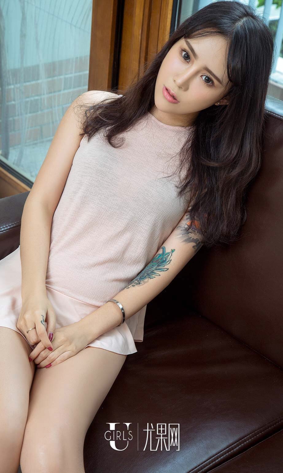 Nicky [爱尤物]高清写真图VOL.487 清纯花臂娘