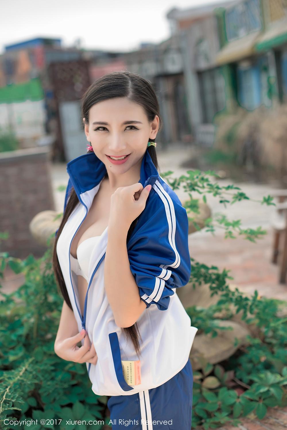 赵颖的日系高中运动服 美胸细腰小女生的诱惑